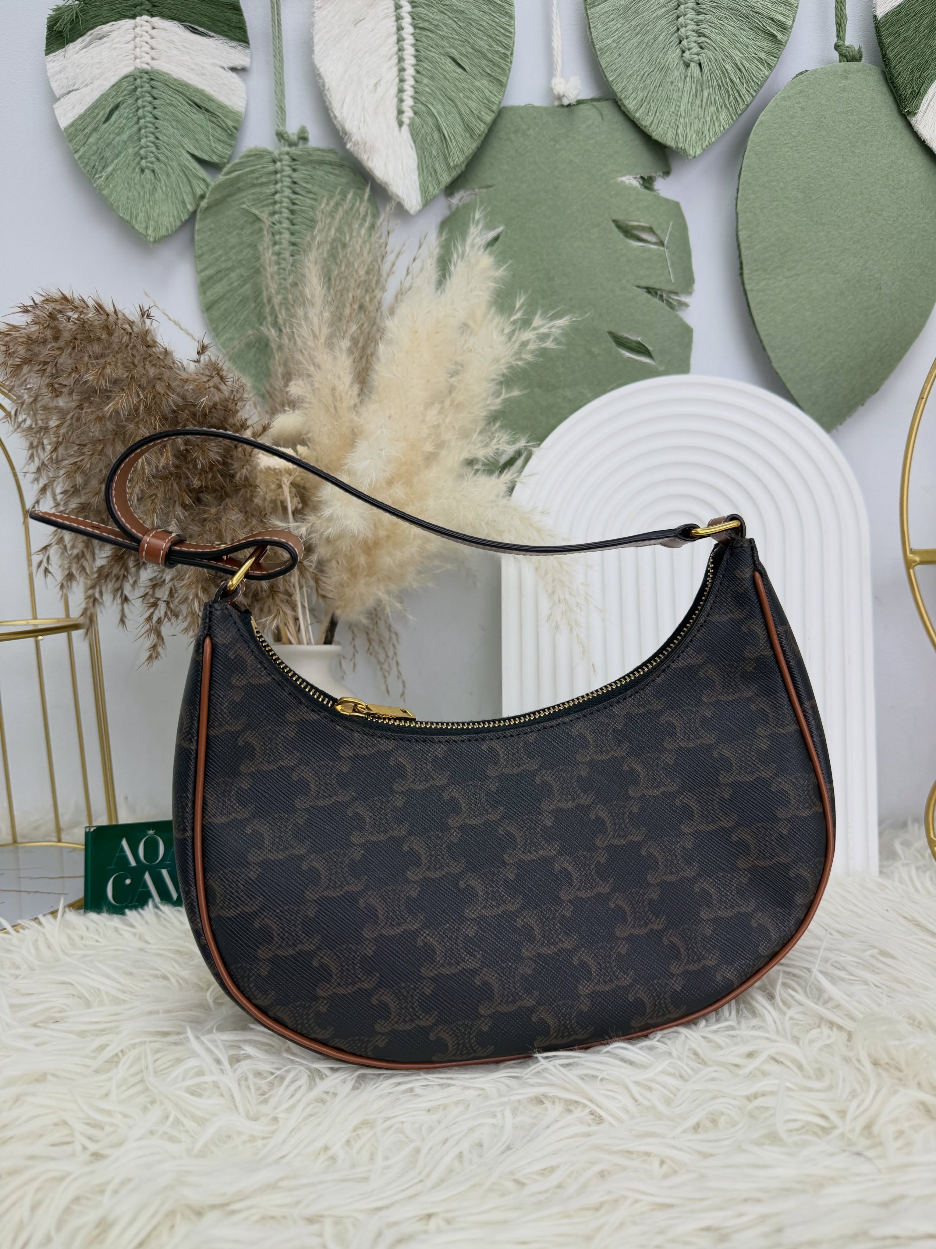 Celine✴️PRE OWNED 🛍️AVA HOBO 凱旋門老花腋下包 單肩包🤎 