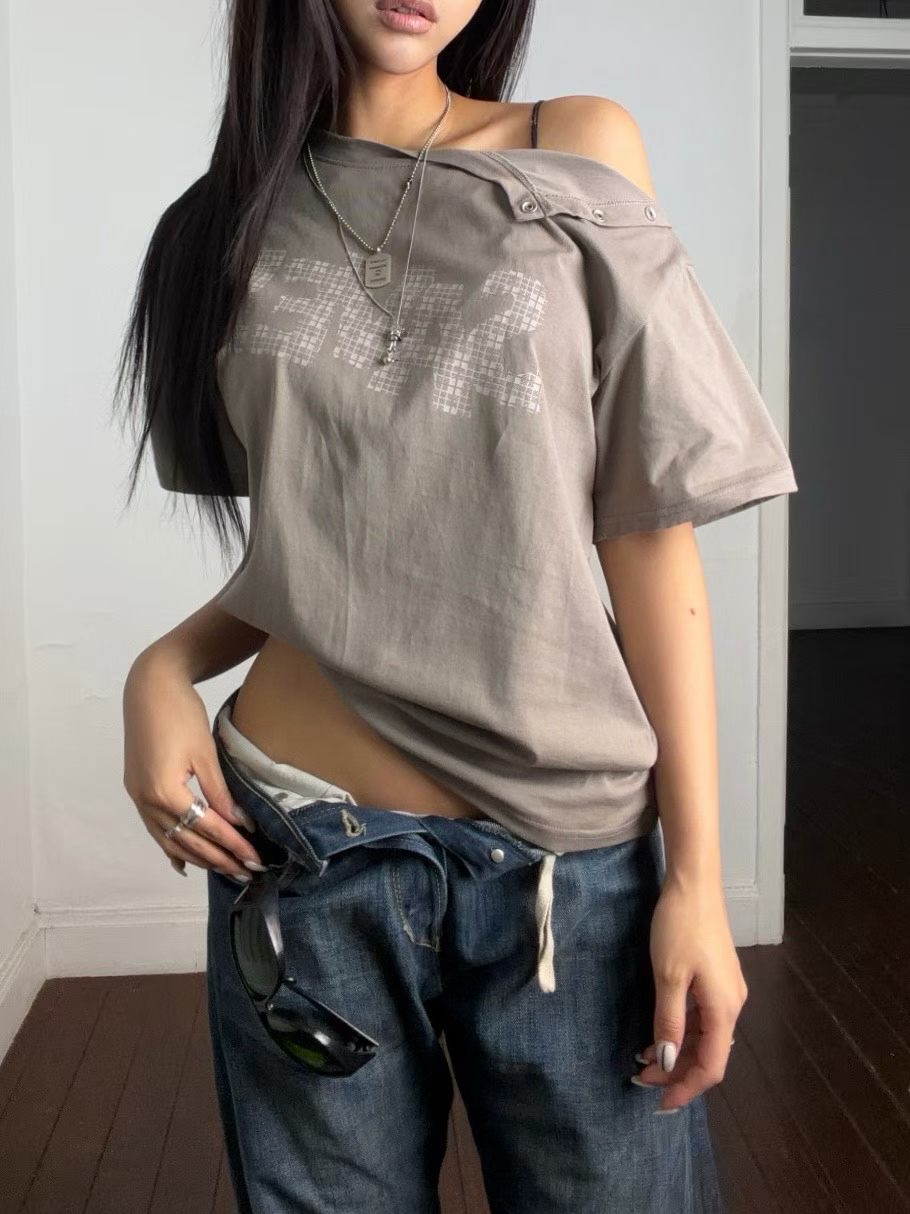 Asymmetric Snap Graphic Top