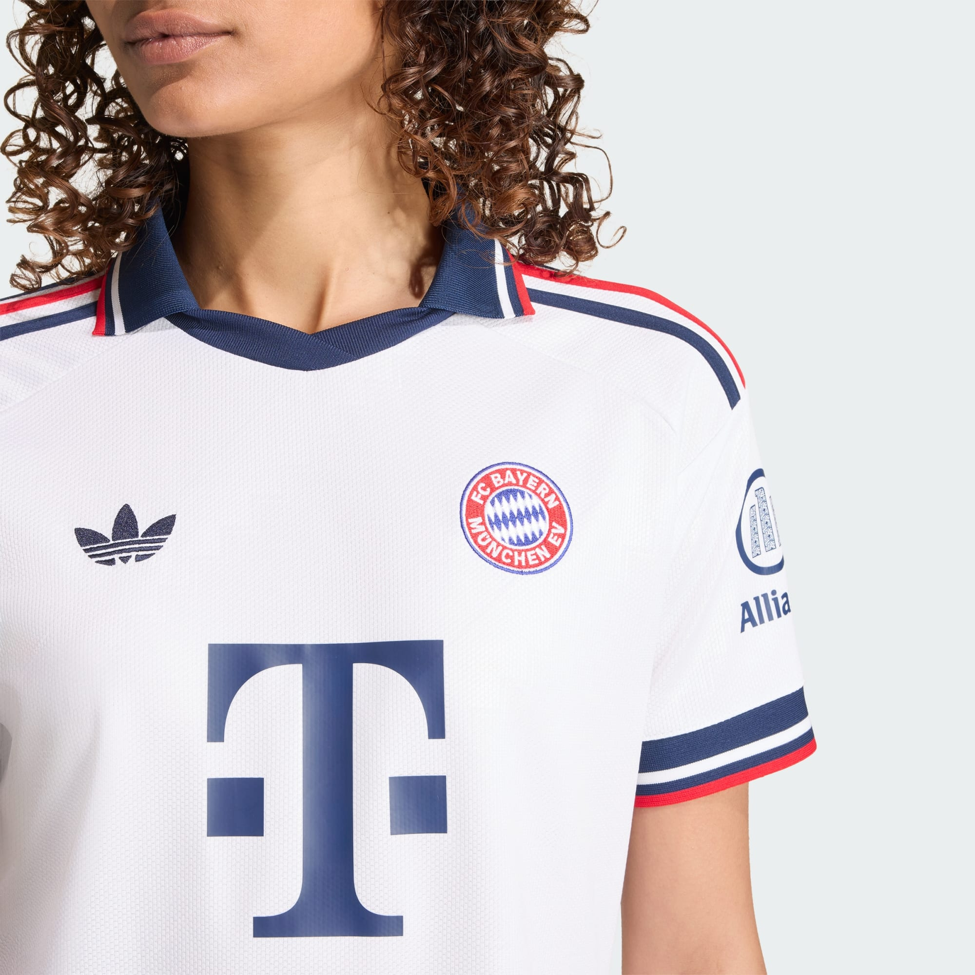 🚩 女生專屬 Adidas Bayern Munich 拜仁慕尼黑 2026-27 作客女裝球迷版球衣 (可加印字) JZ3077