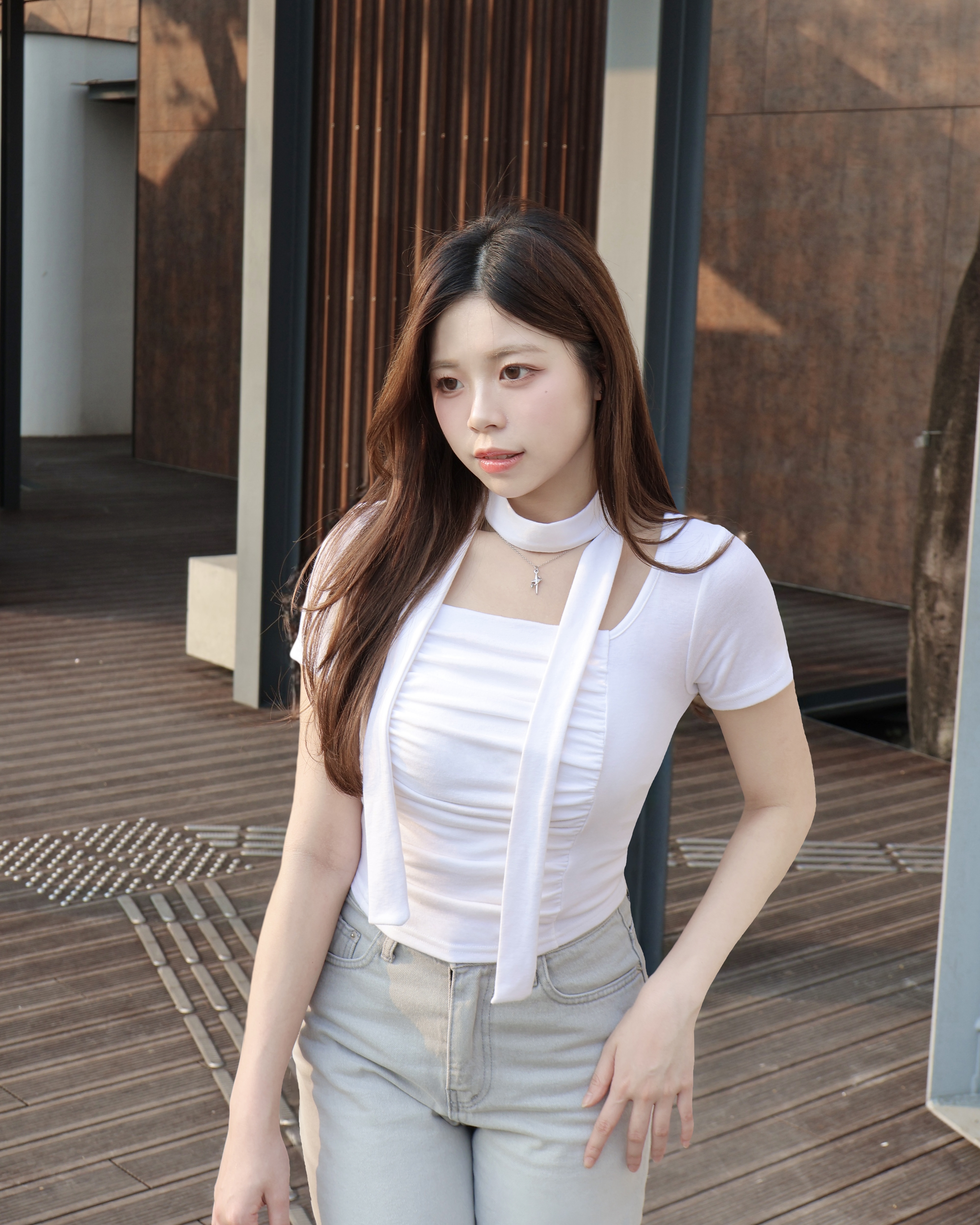  【  $𝟗𝟗 𝑷𝒊𝒄𝒌🩶♪ | 可型可甜！時尚感♡軟滑彈～立體皺褶連頸帶套裝🕶️💭 】 Who is She Scarf Top Set(三色入)