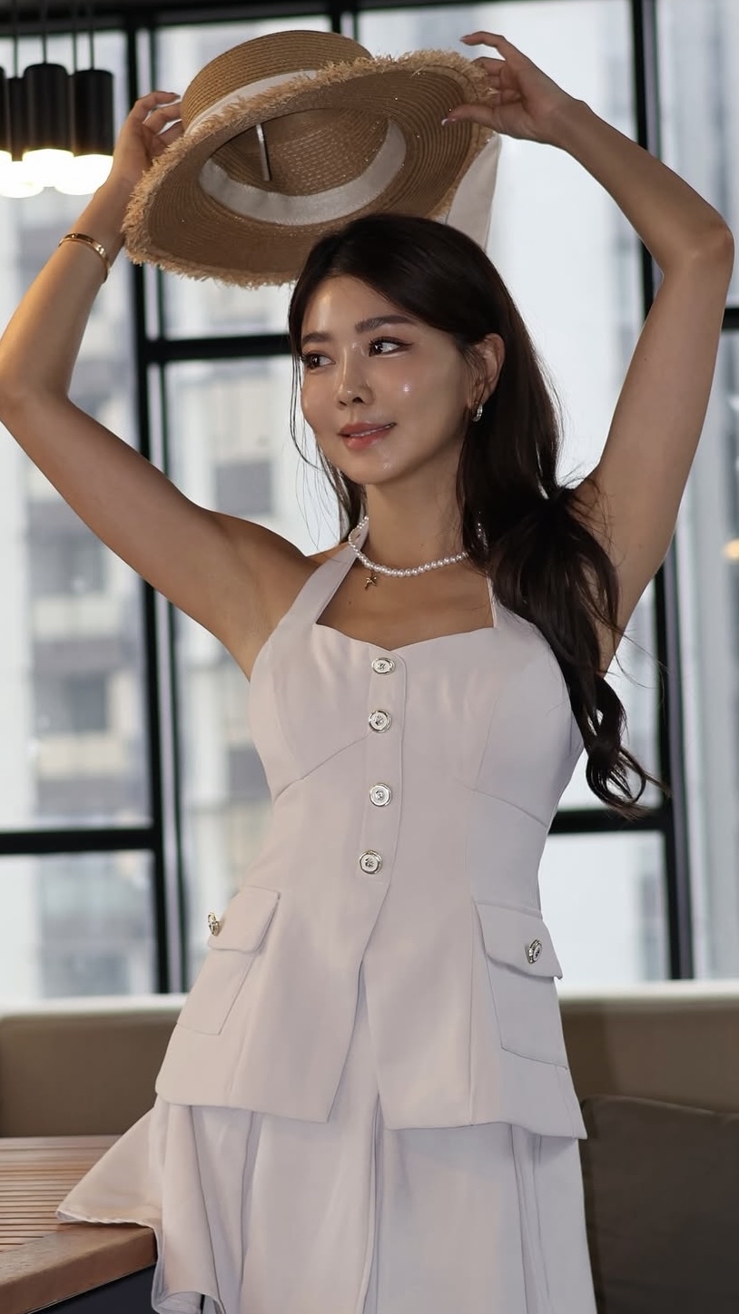Arya Halter Neck Top