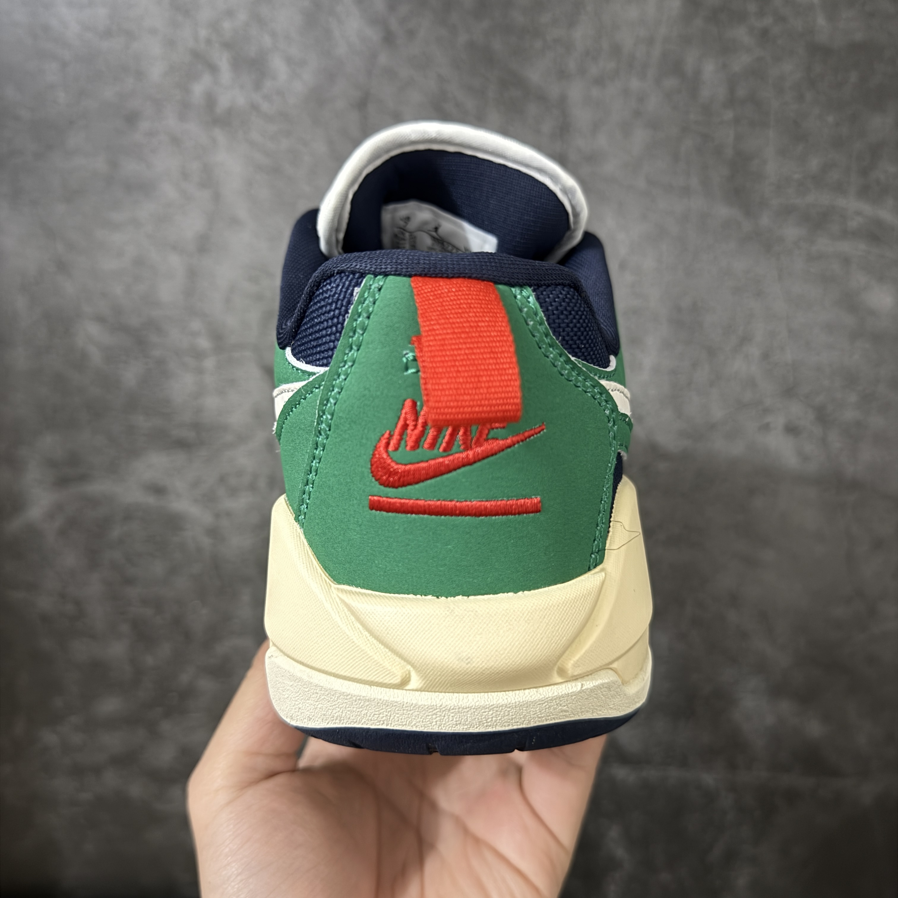 Nike Jordan CMFT Era HJ6777-400
