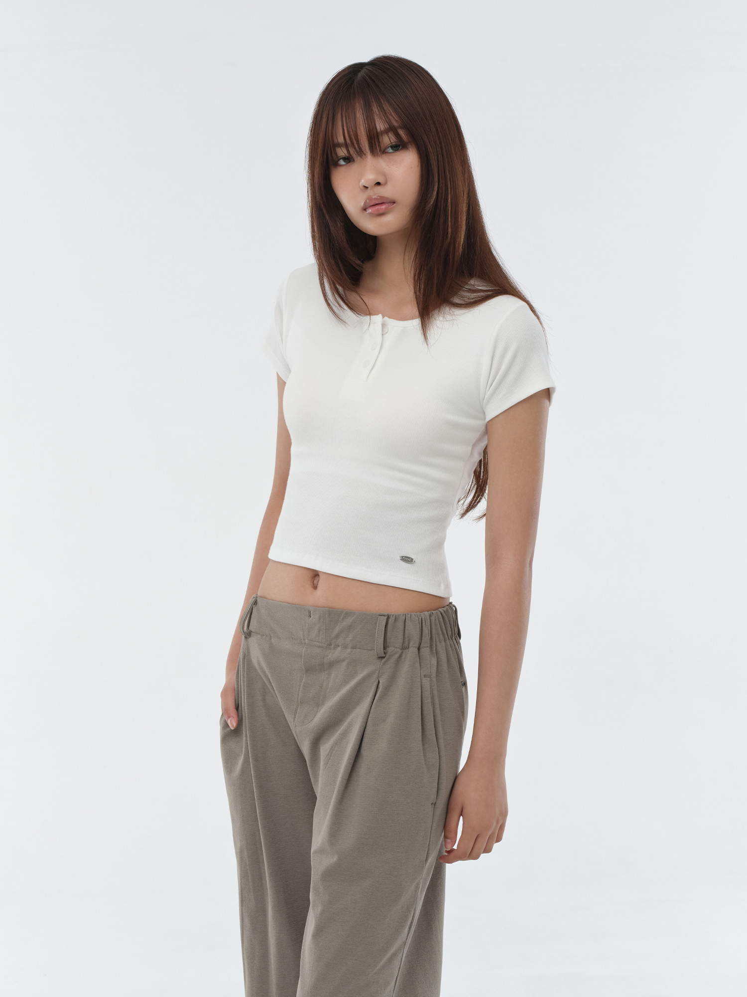 【連胸墊半開鈕扣TOP】預購_Cap-embedded Henry Neck T-shirt by Conch