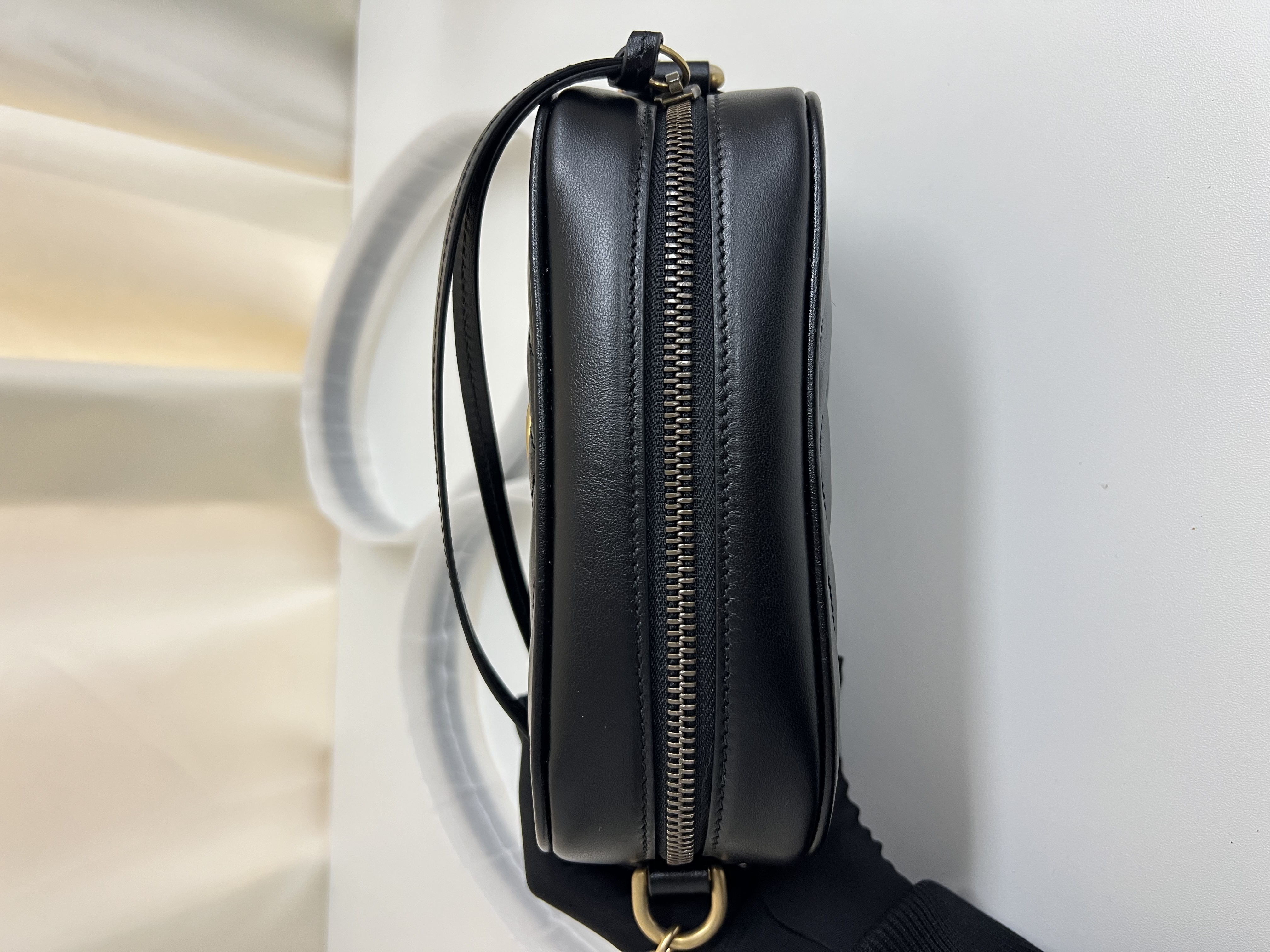 Unused-Item GUCCI GG Marmont Camera Bag / Product Code: 26012807