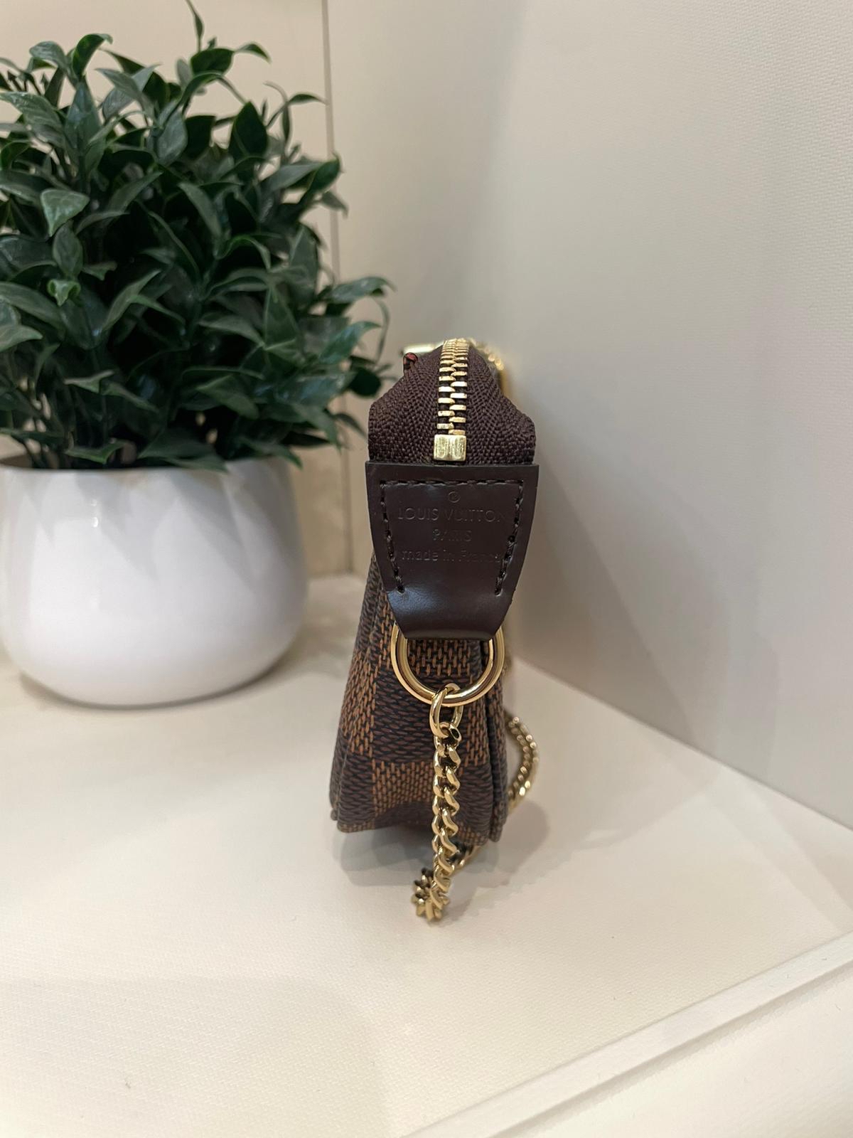 LV Mini Pochette 100%Authentic, 99%New ✅box