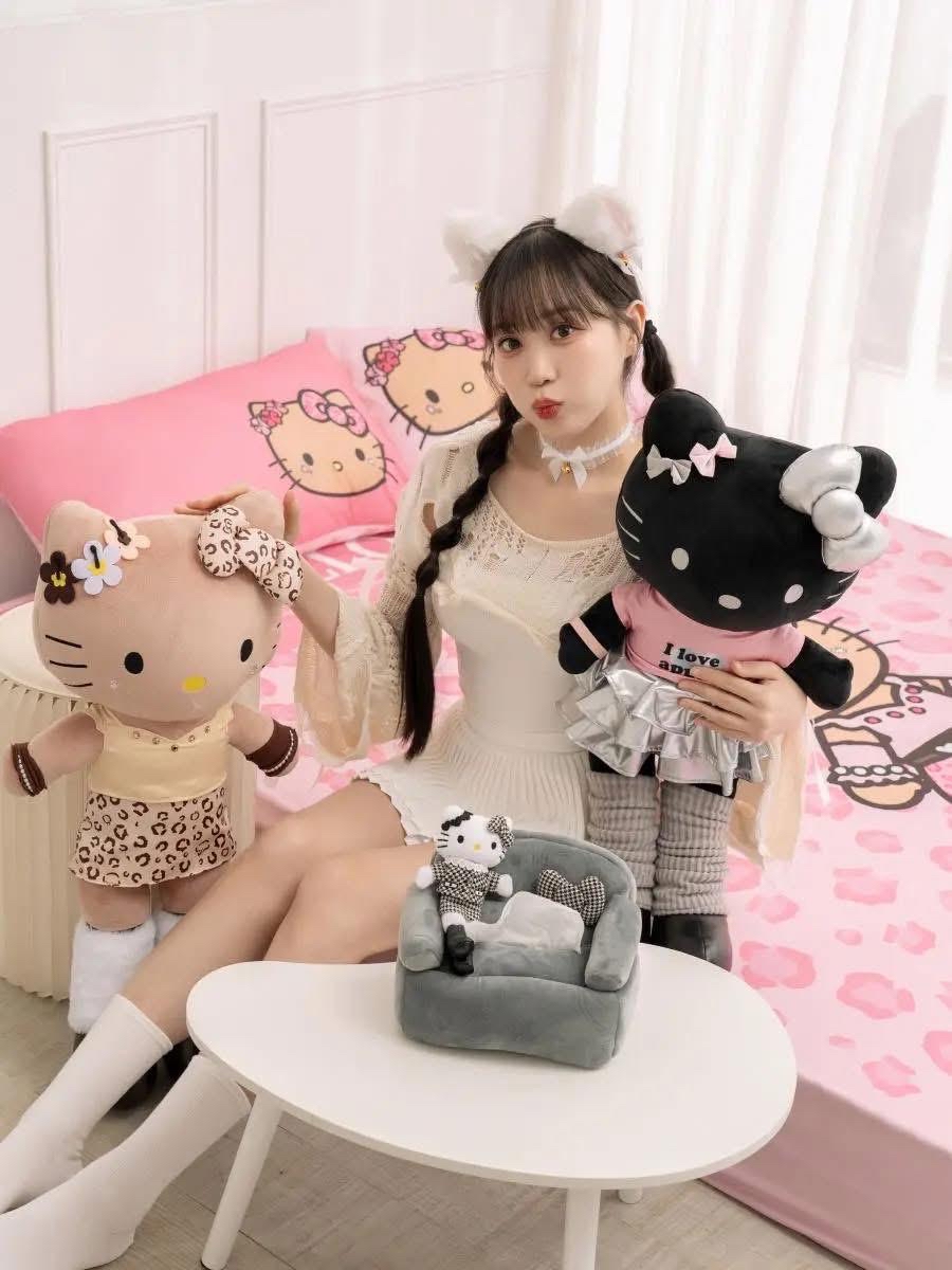（約6月尾到貨）🇹🇼台灣超商限定 限量長腿Kitty 70cm大公仔💕