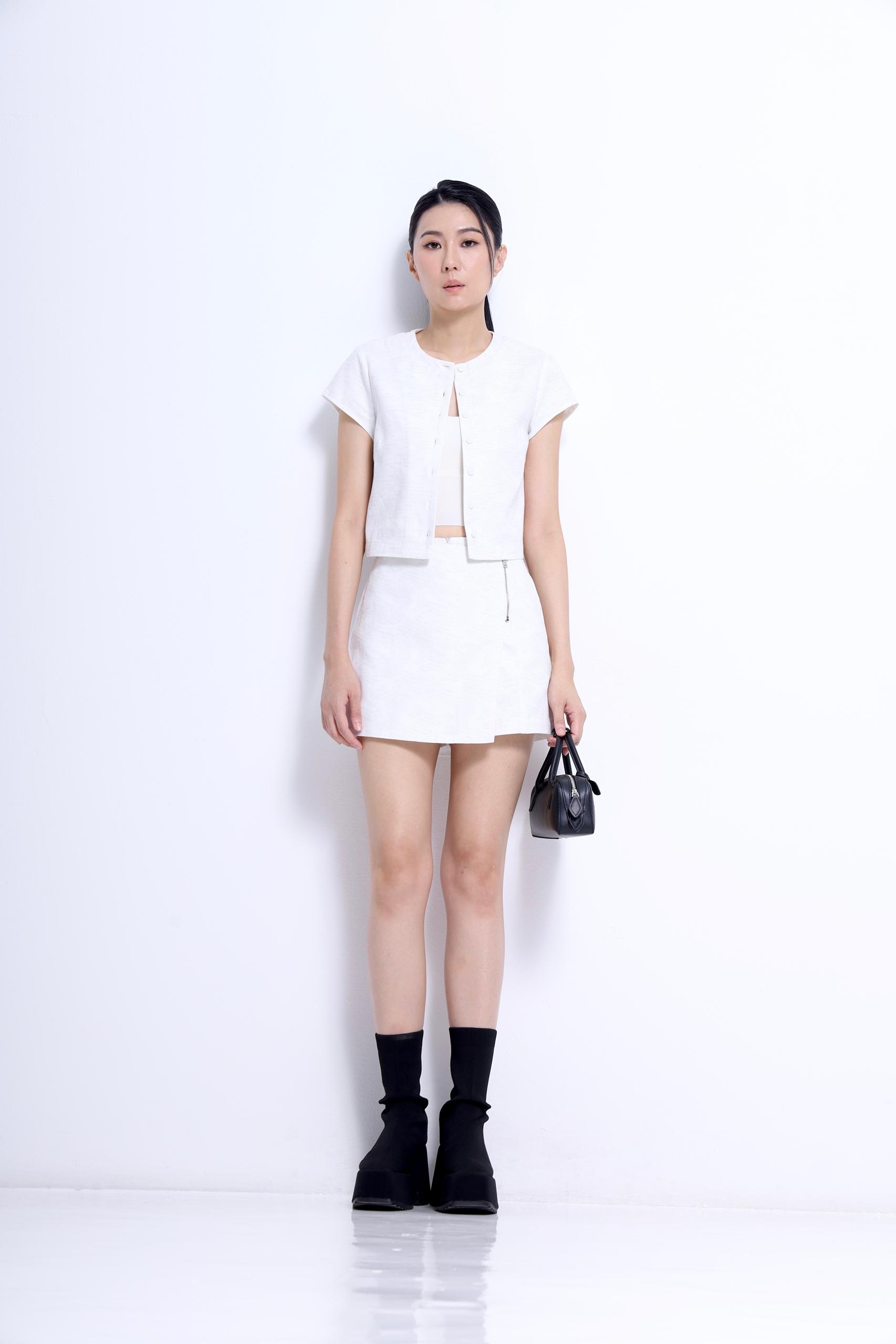 CB2757 ENYA BUTTON FRONT SHORT SLLV BLOUSE