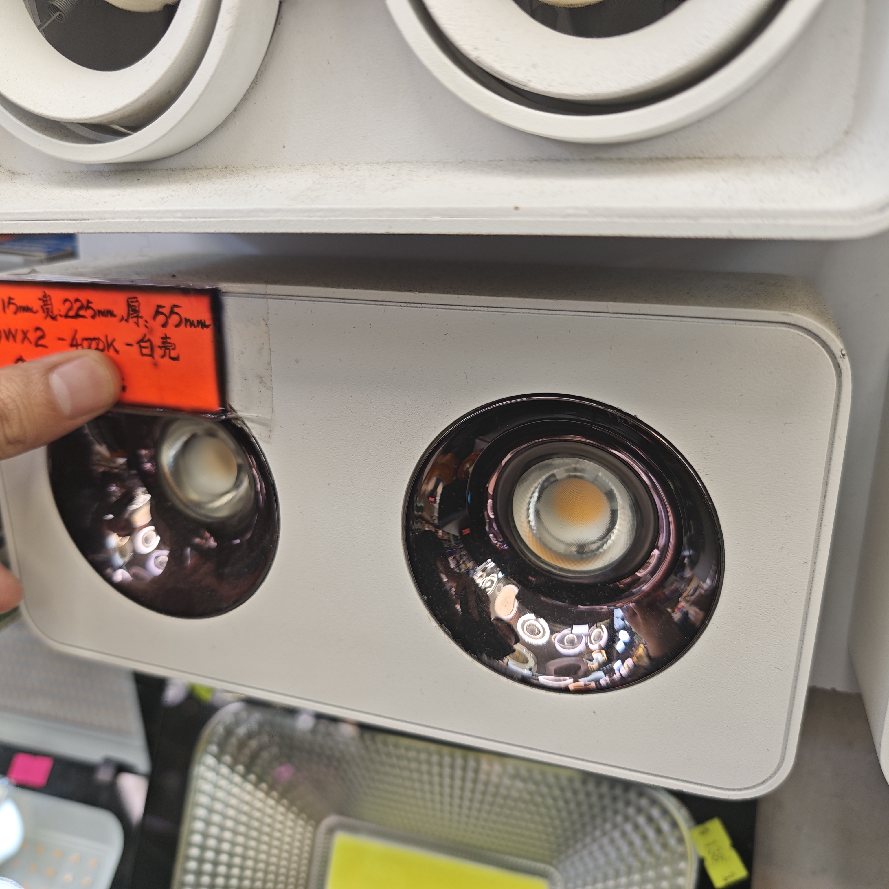 方形盒仔燈  都市系列 白色 固定角度 一體化天花盒仔燈 不可換燈膽