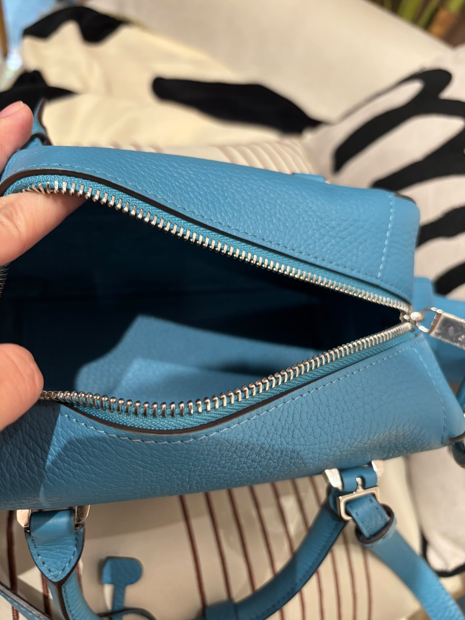 Delvaux Cool box mini calfskin 21cm 2way bag 100%Authentic, 98%New ✅Dust bag