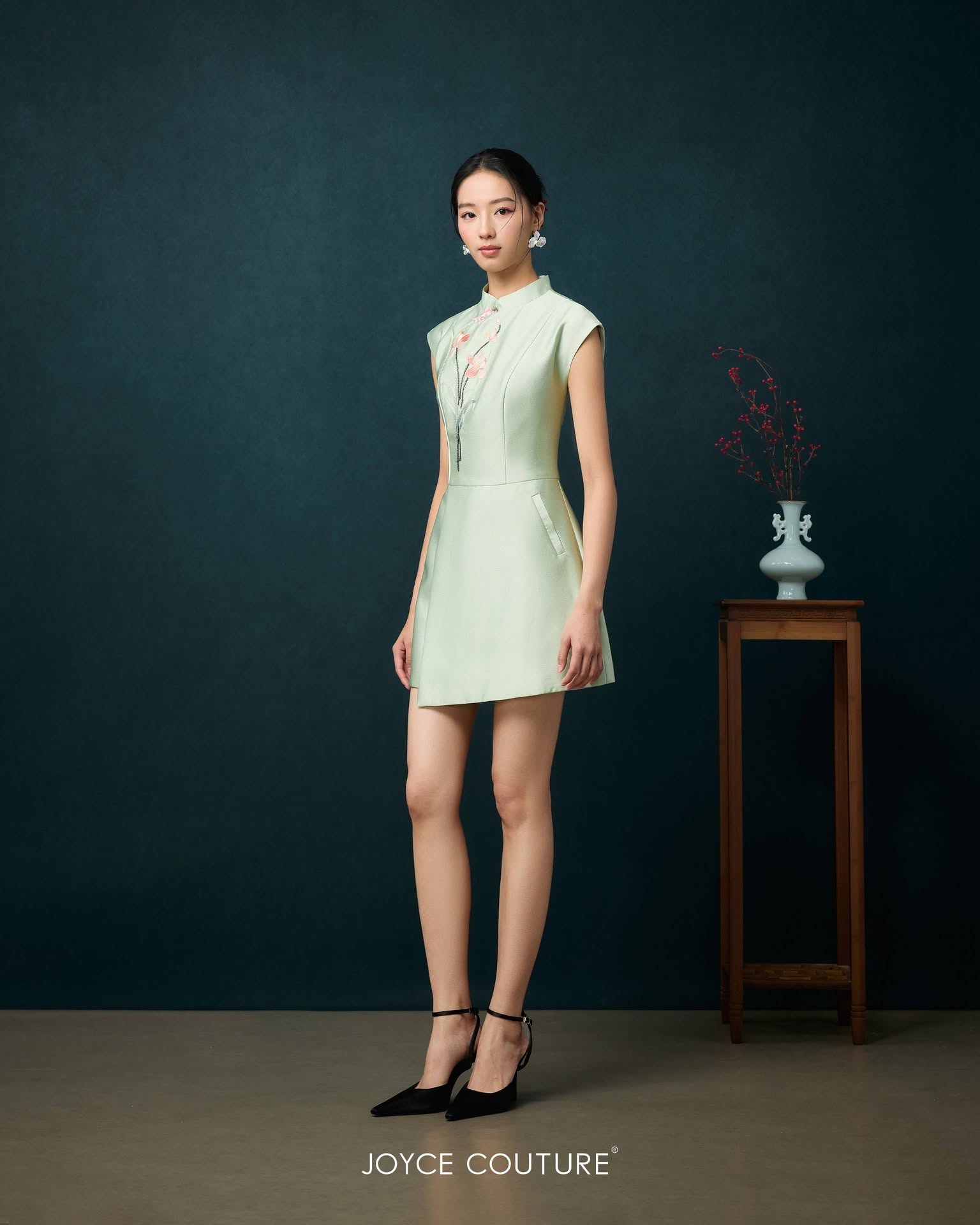 花刺绣闪亮珠饰连身裤  D0350