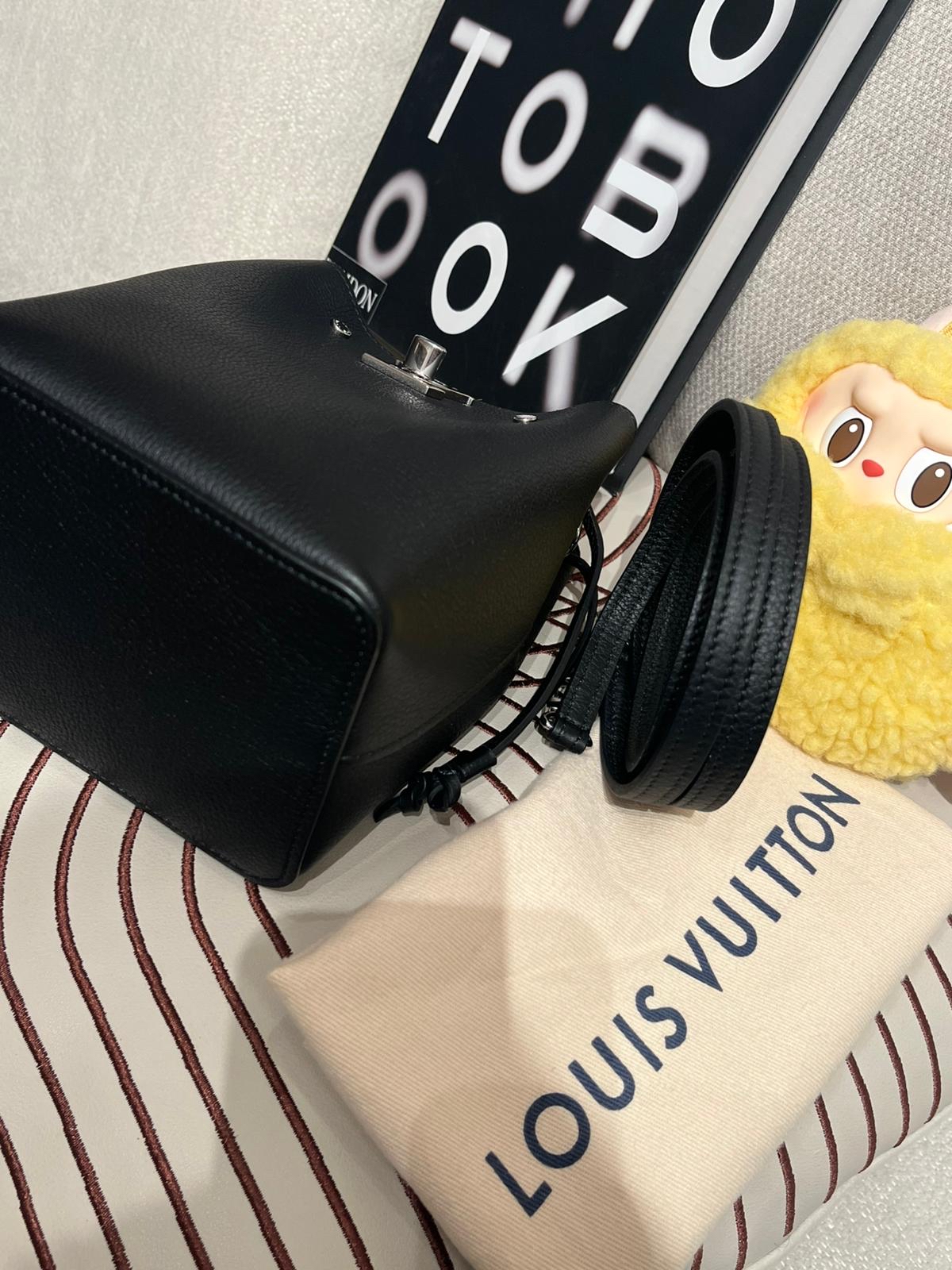 LV Nano Lockme Bucket Calfskin 100%Authentic, 98%New ✅NFC✅Dust bag