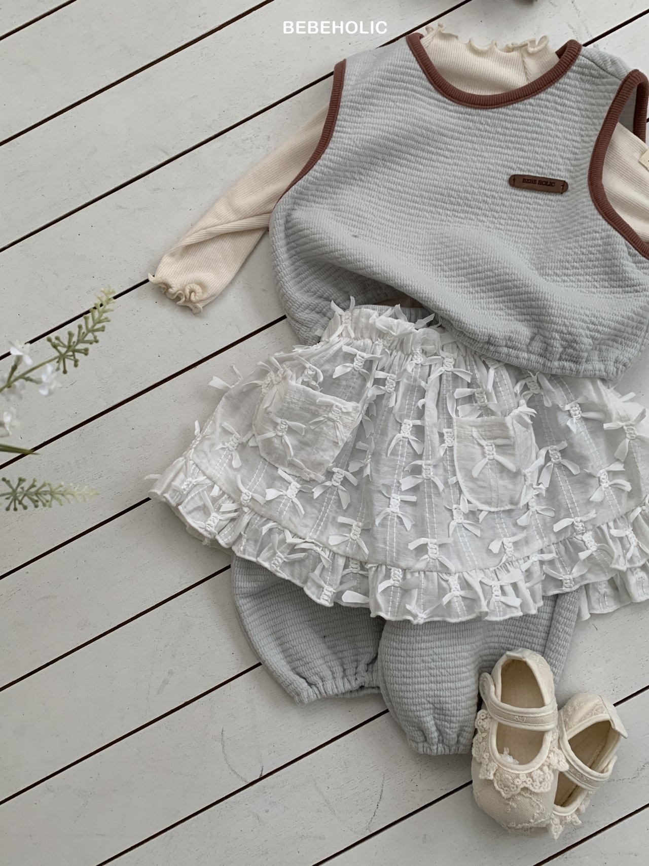 🌸預訂 韓國直送🌸🇰🇷BEBEHOLIC兩色法式絲帶蕾絲半身裙