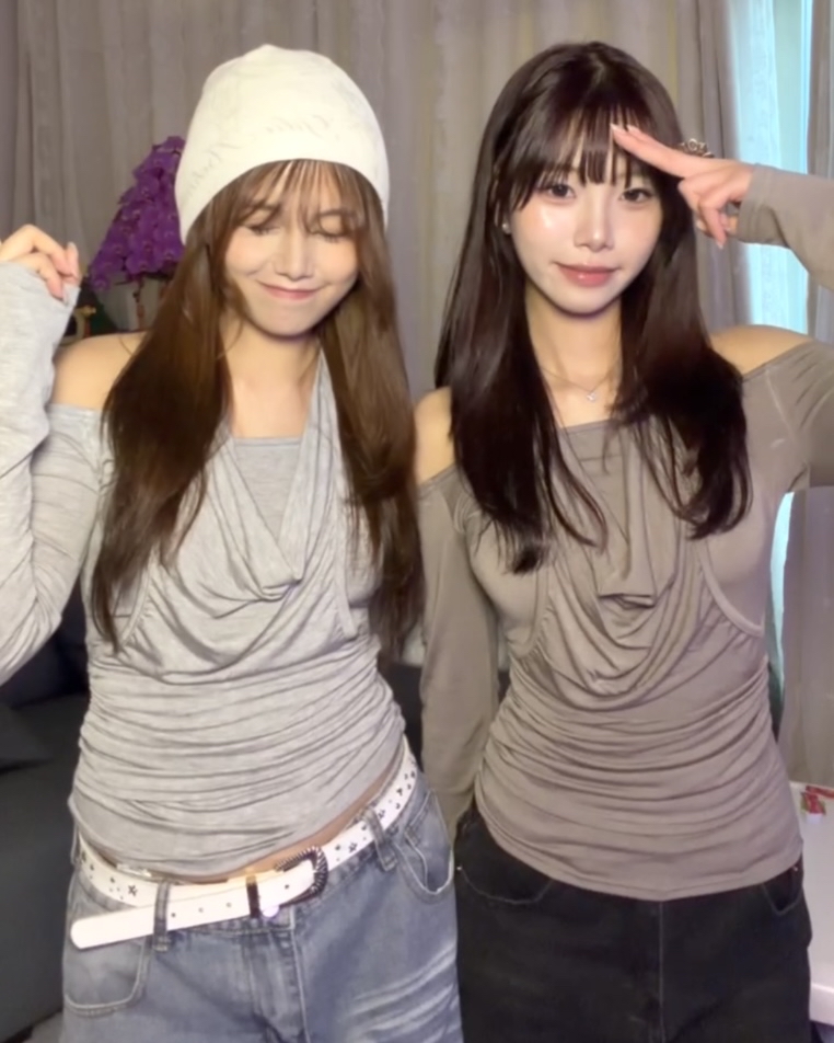 Idol 同款/韓國設計感掛頸質地軟熟Top