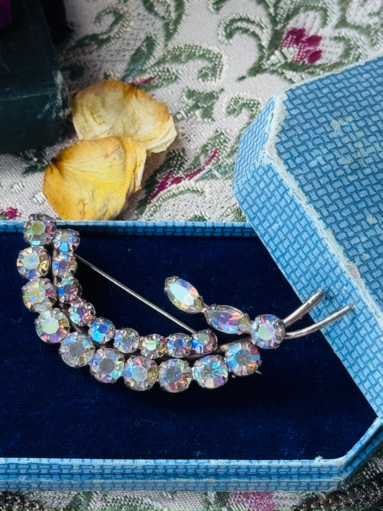 Vintage 1950s Feather Shape Aurora borealis Rhinestone Sparkling Brooch(MT2589-35)