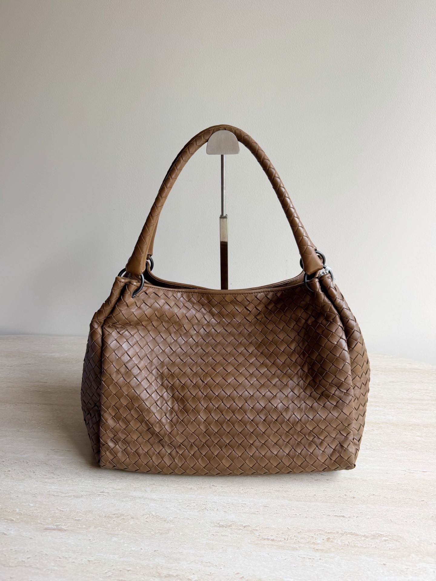 【預訂貨品】Bv啡色編織降落傘tote bag