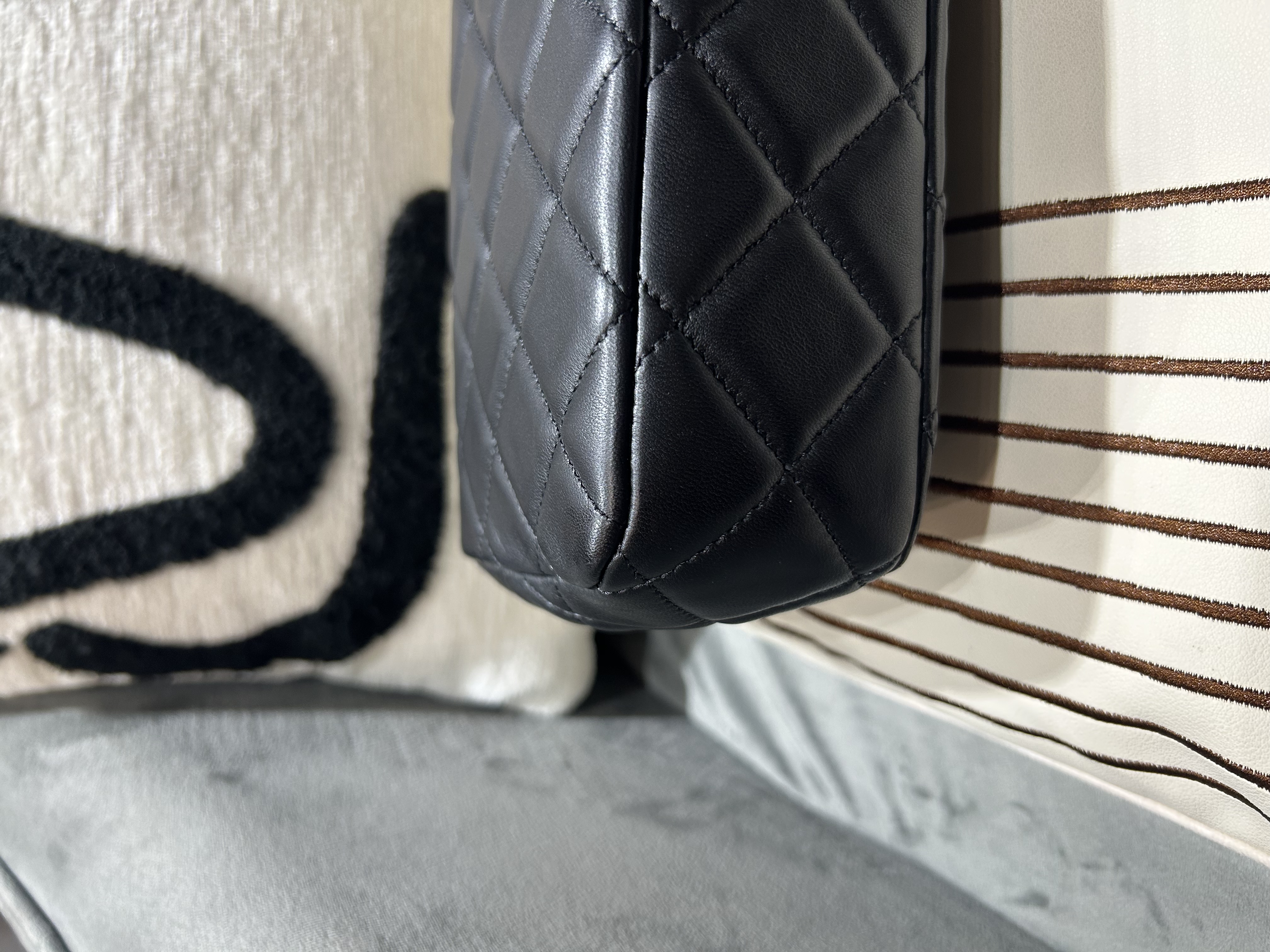 Chanel Plaid Shoulder Bag AS5353 100%Authentic, 98%new☑️收據☑️晶片☑️Dust bag☑️Box