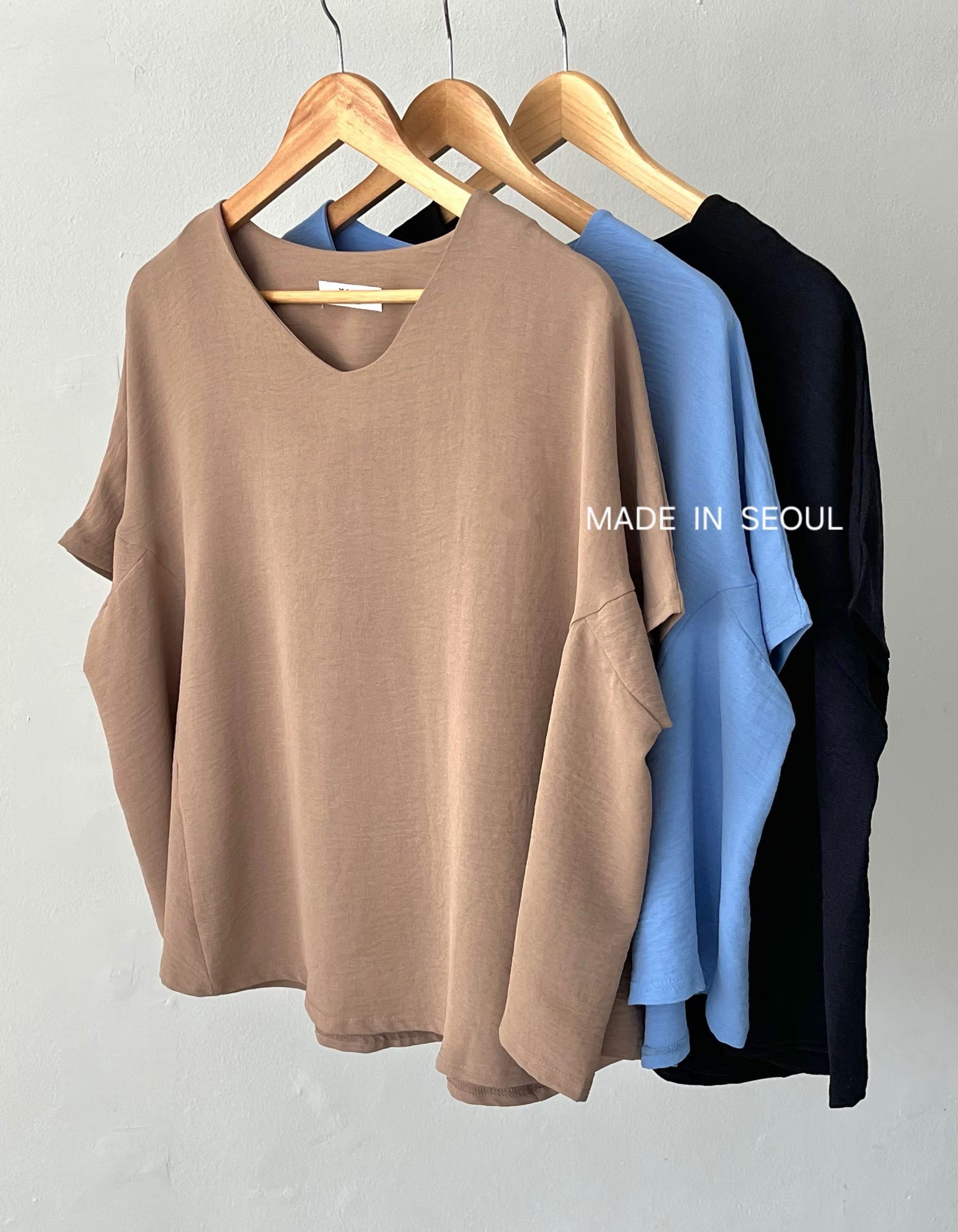 G6190 韓國🇰🇷淨色V領top