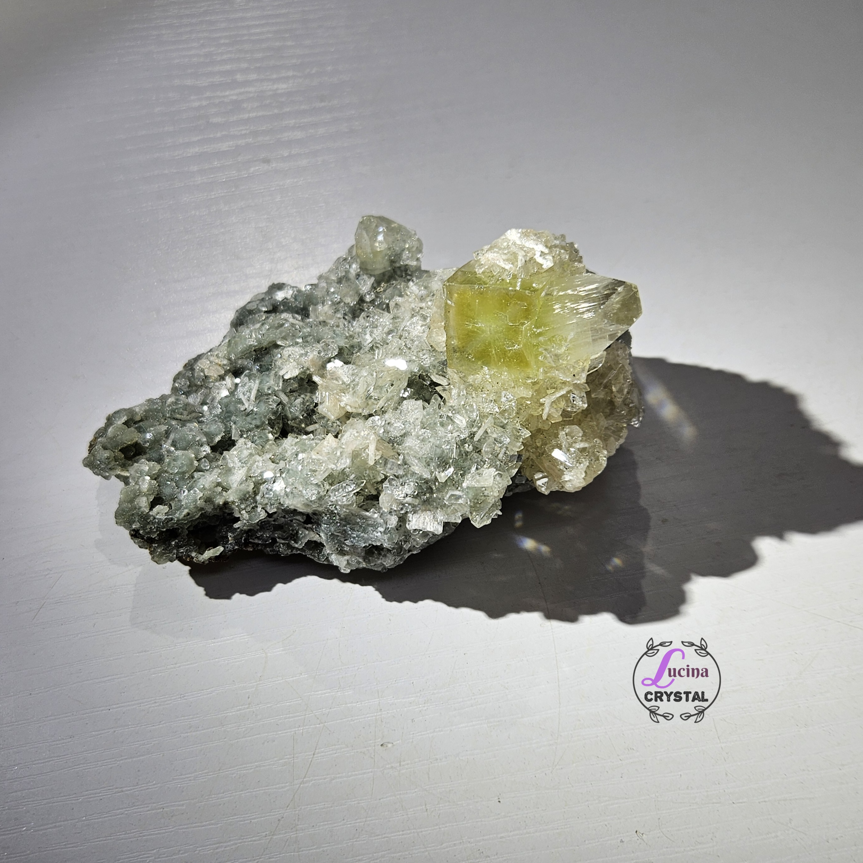 (Co#8555) 藍軟糖底鑽石魚眼石/Blue Chalcedony Diamond Apophyllite 