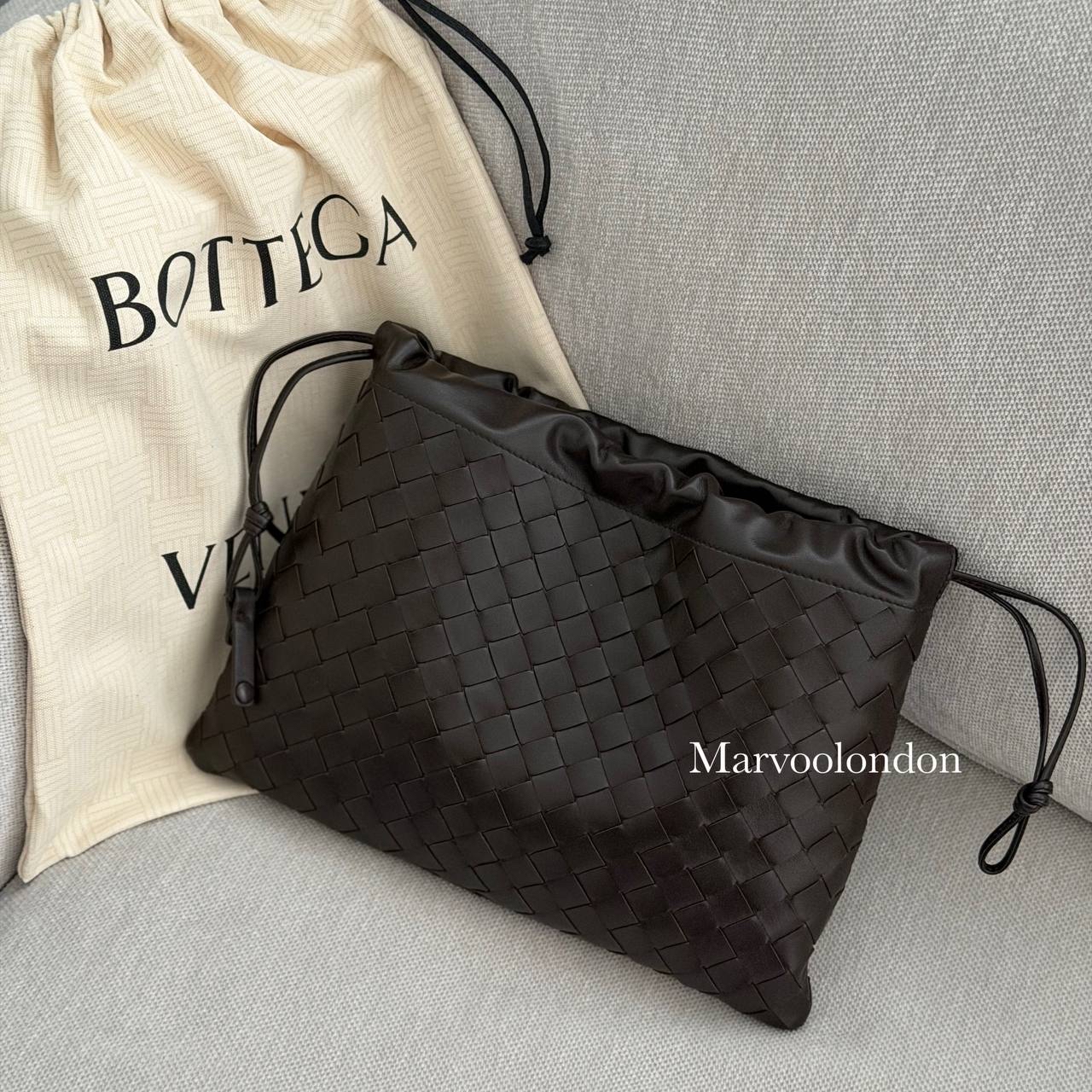 指定款式限時優惠❣️訂貨🍒BV Medium Dustbag  Size 32x23cm   Color: Fondant