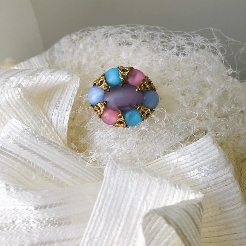 RARE! Mid-Century Czechoslovakian Pastel Glass Collar Brooch(MT589)