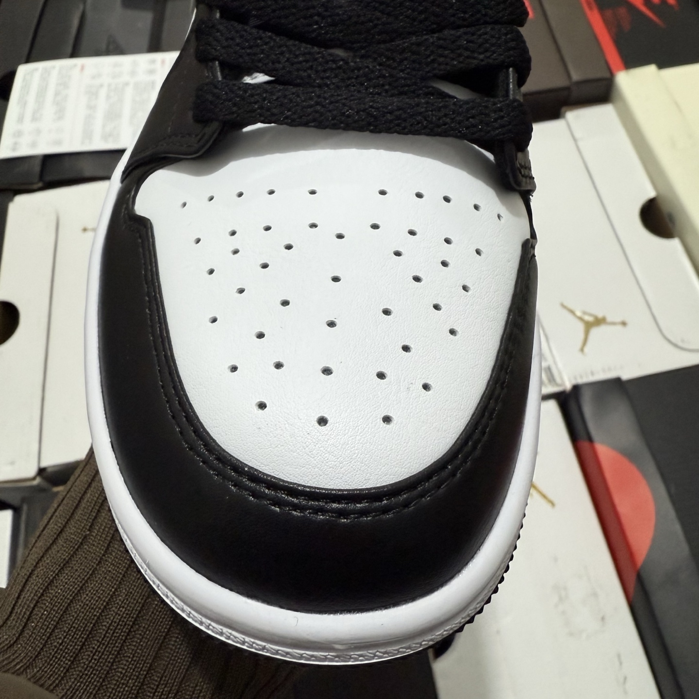 Nike Jordan 1 Low Black Light Smoke Grey Gym Red 553558-040