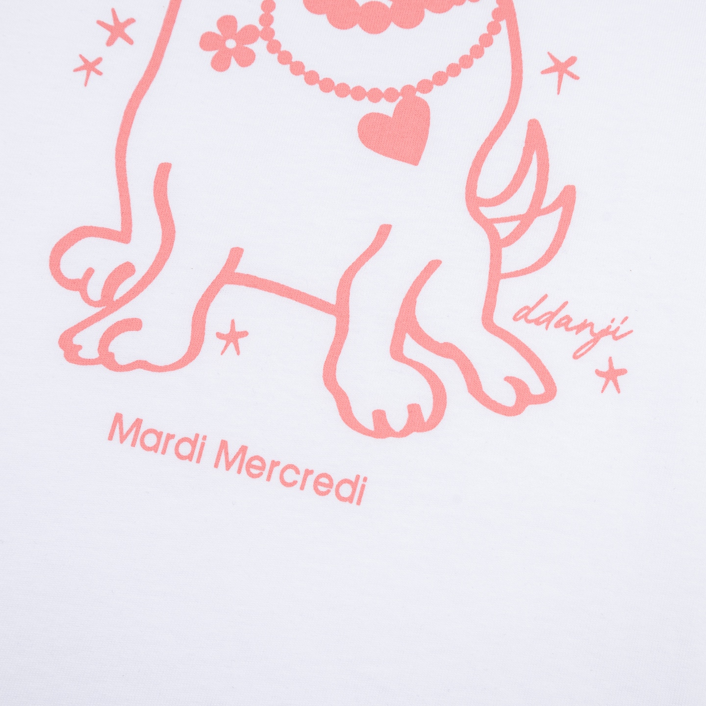 Mardi Mercredi Swing The Tail Ddanji Pearl Necklace T-shirt