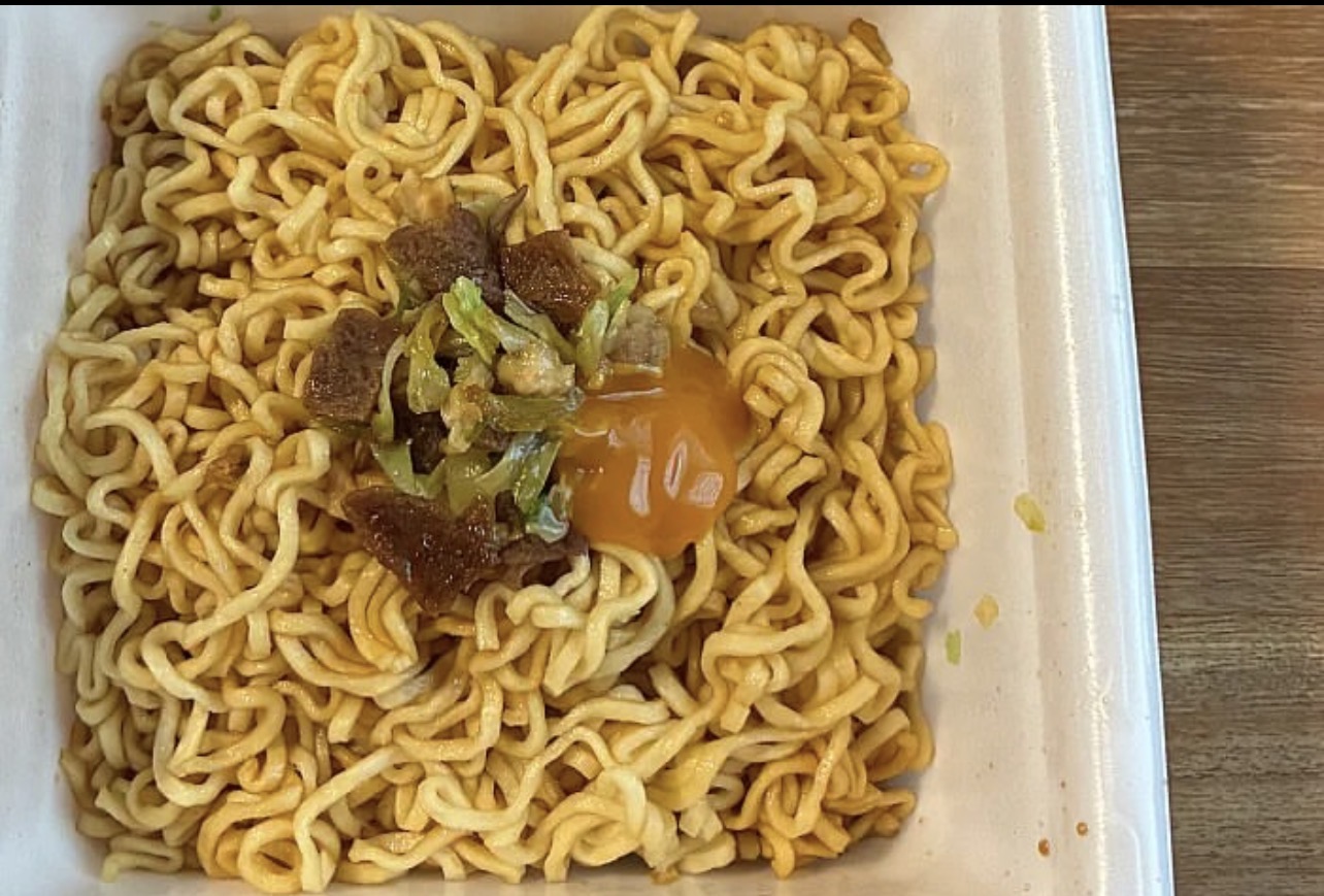 東京五反田人氣名店「TOMORROW NEVER NOODLES」招牌「牛拌麵」