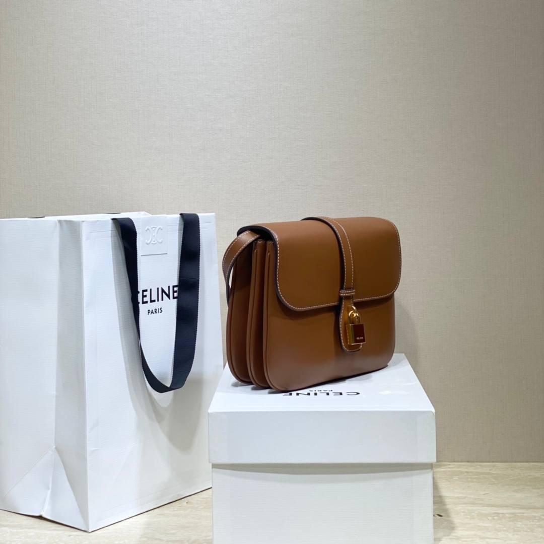 🔥大货实拍图 𝗖𝗘𝗟𝗜𝗡𝗘♥𝗧𝗔𝗕𝗢𝗨 型号：22*16*7cm 尺寸：196583