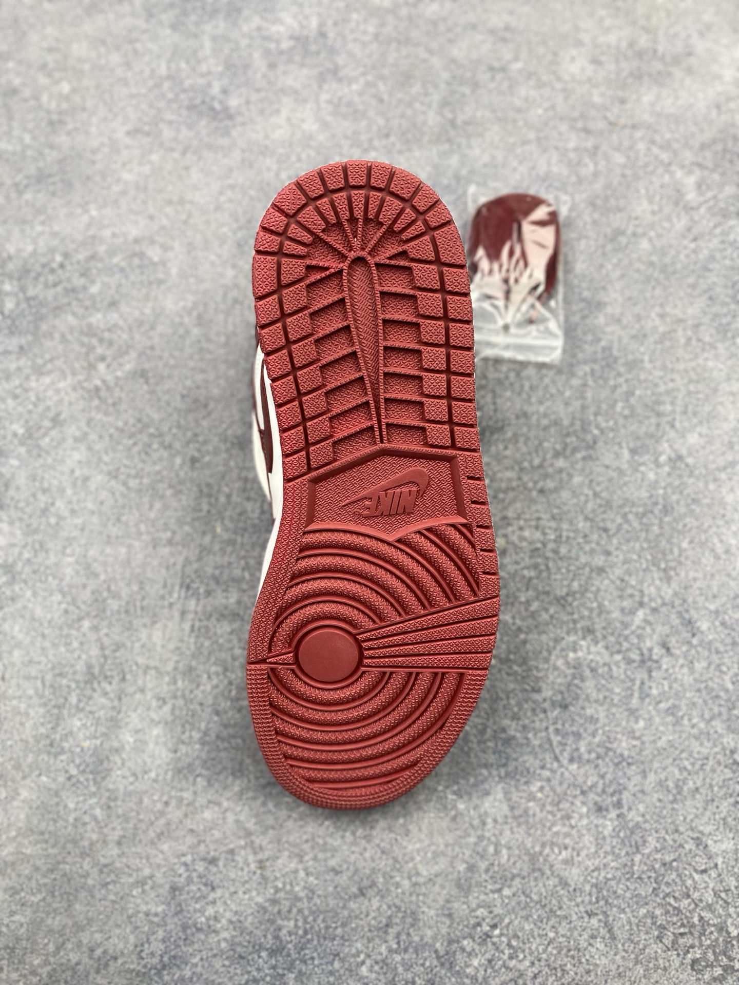 Nike Air Jordan 1 Retro High OG DZ5485-160