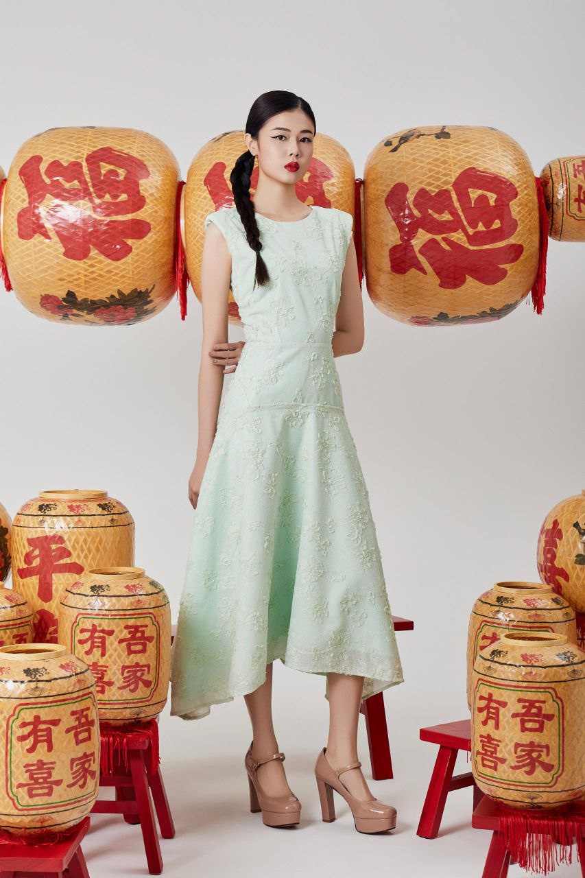 刺绣立体花朵优雅连身裙 2083