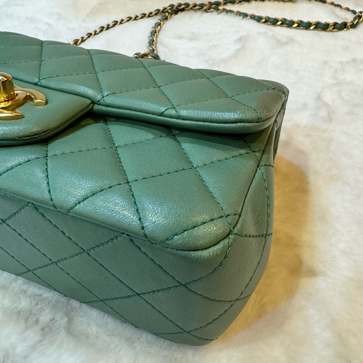 Pre-Owned CHANEL Flag Bag / Product Code: 26042421