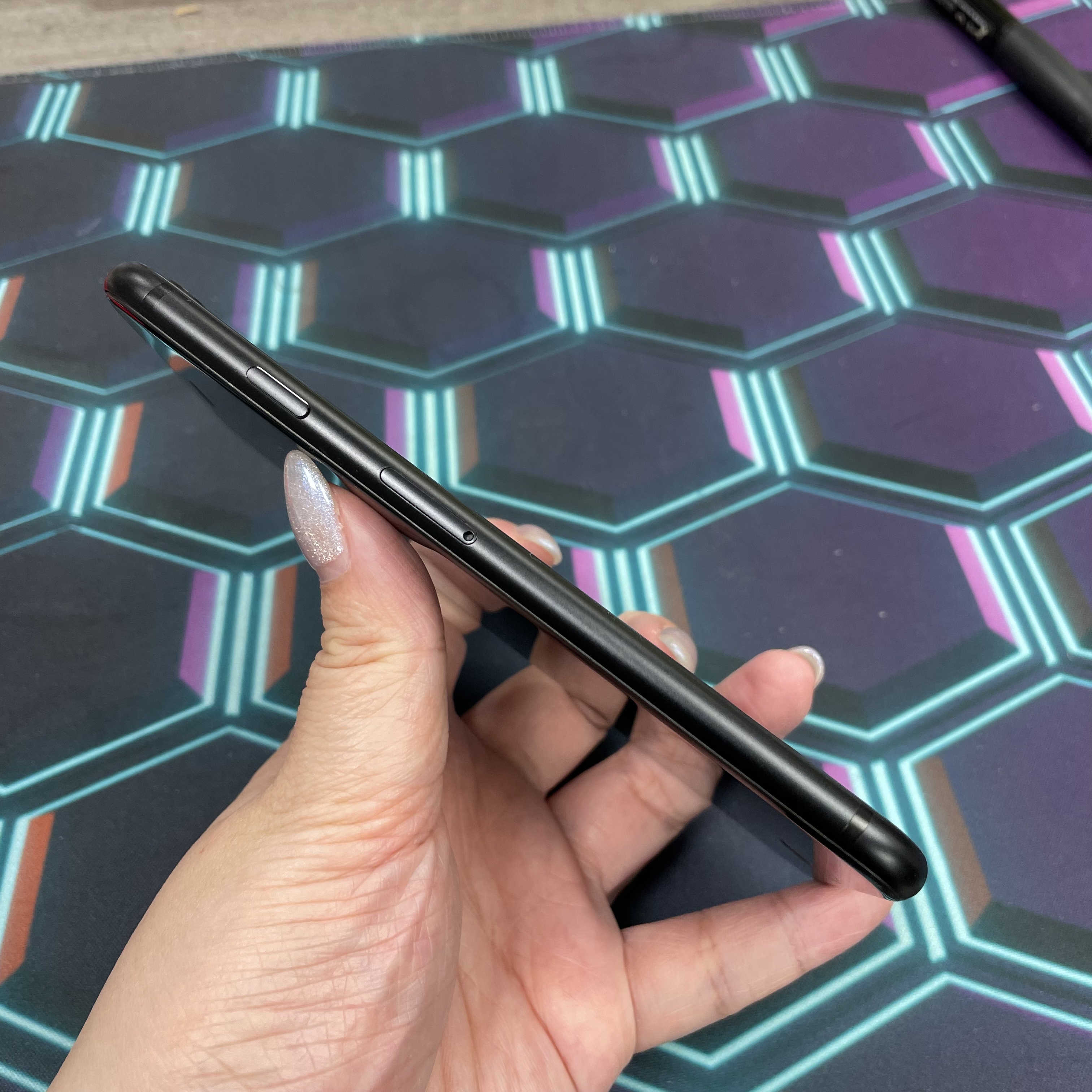 *7019 SE 2 勁靚機 128GB 電81 黑色 black