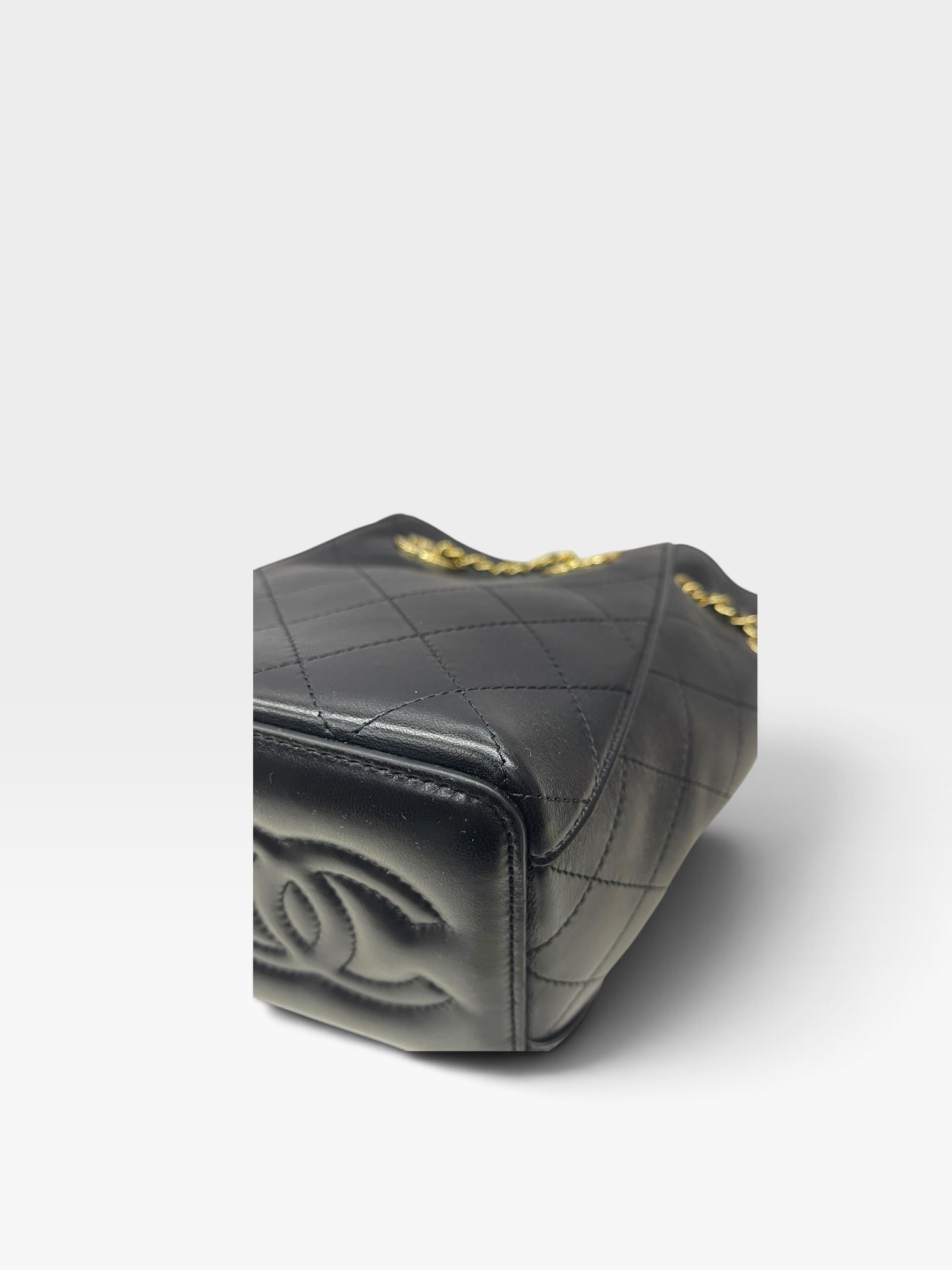 Pre-Owned CHANEL Bucket Bag / Product Code: 102912