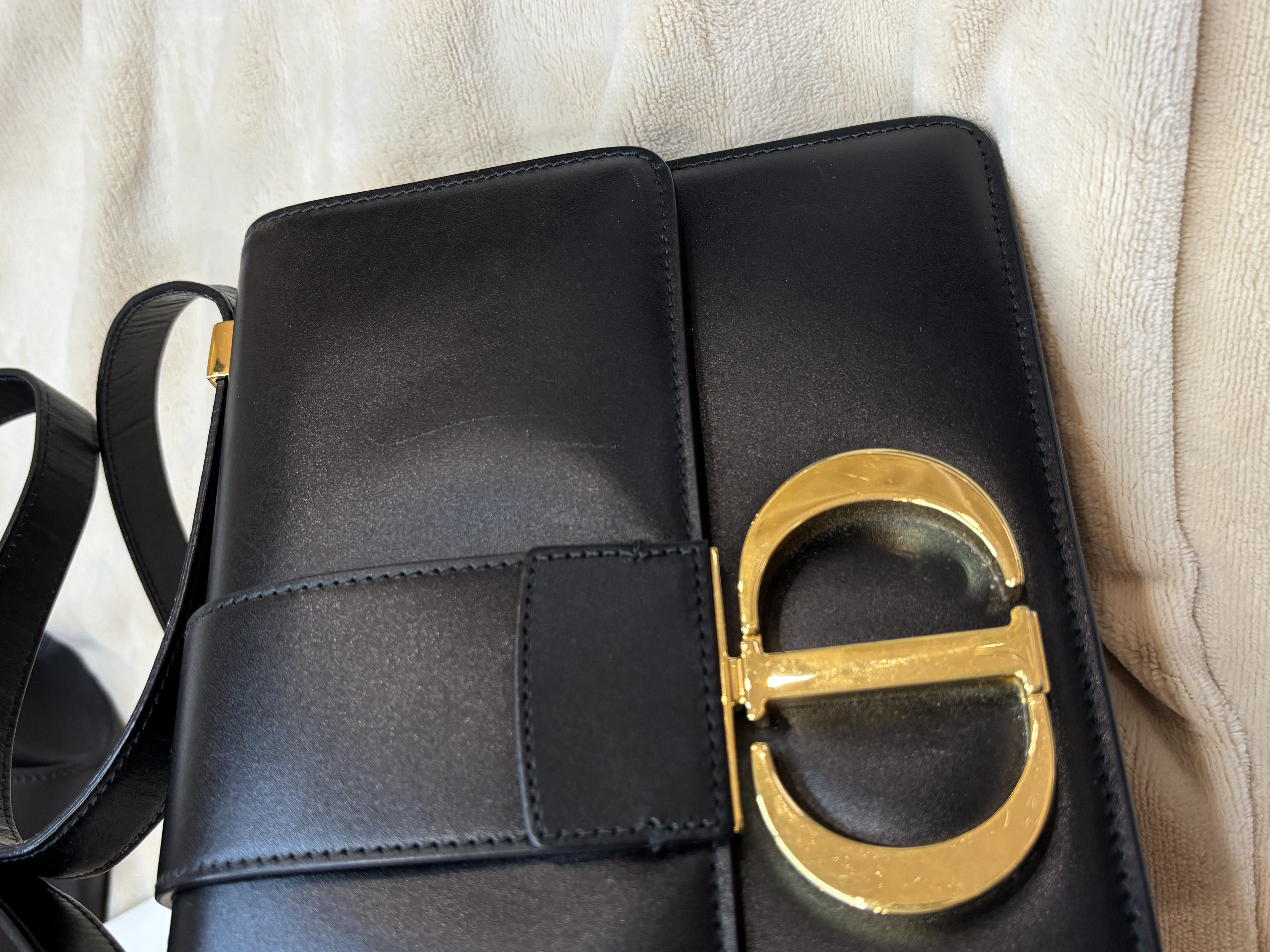 Dior Montaigne 30 Crossbody Bag 黑金 100%Authentic, 90%New ✅ certificate