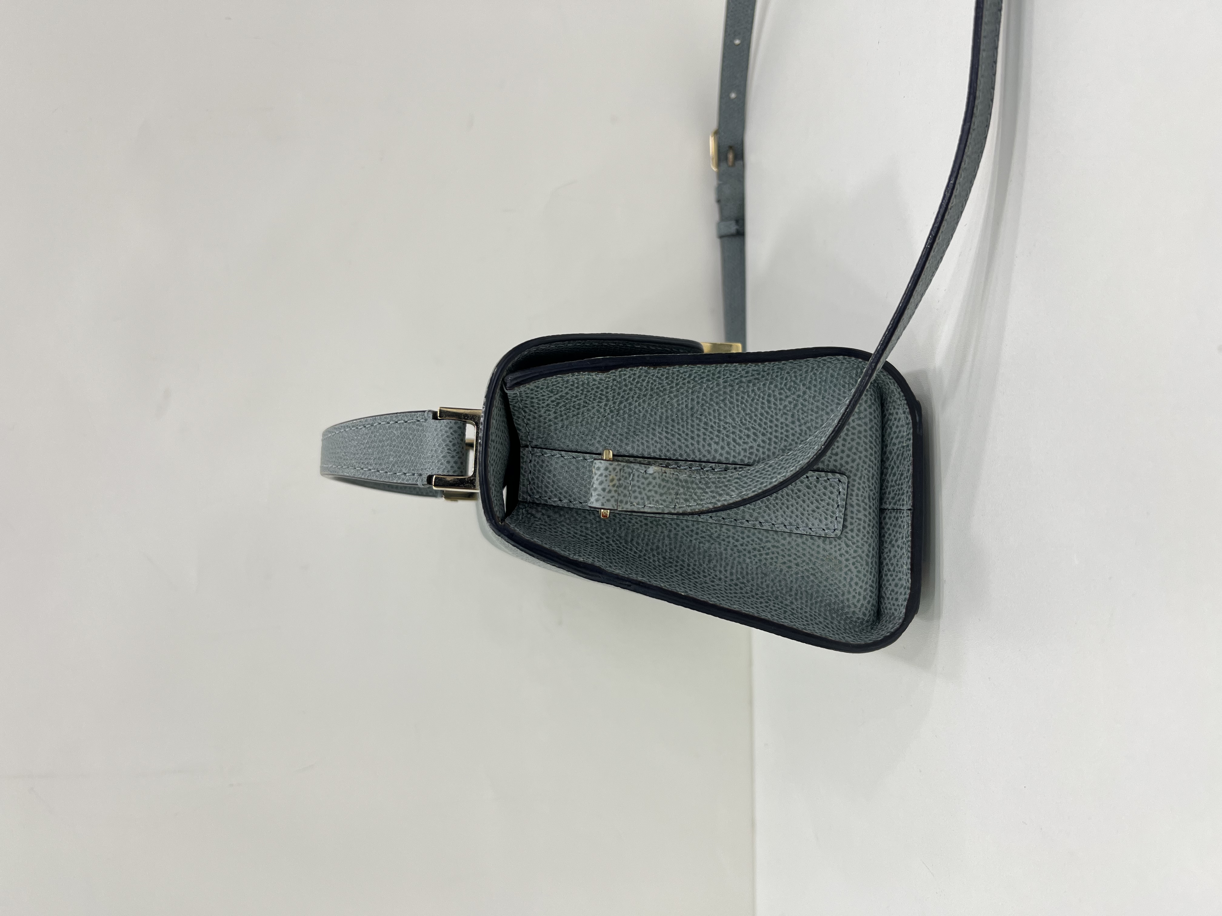 直播貨品 |  [1個-$100 2個-$300］E28
