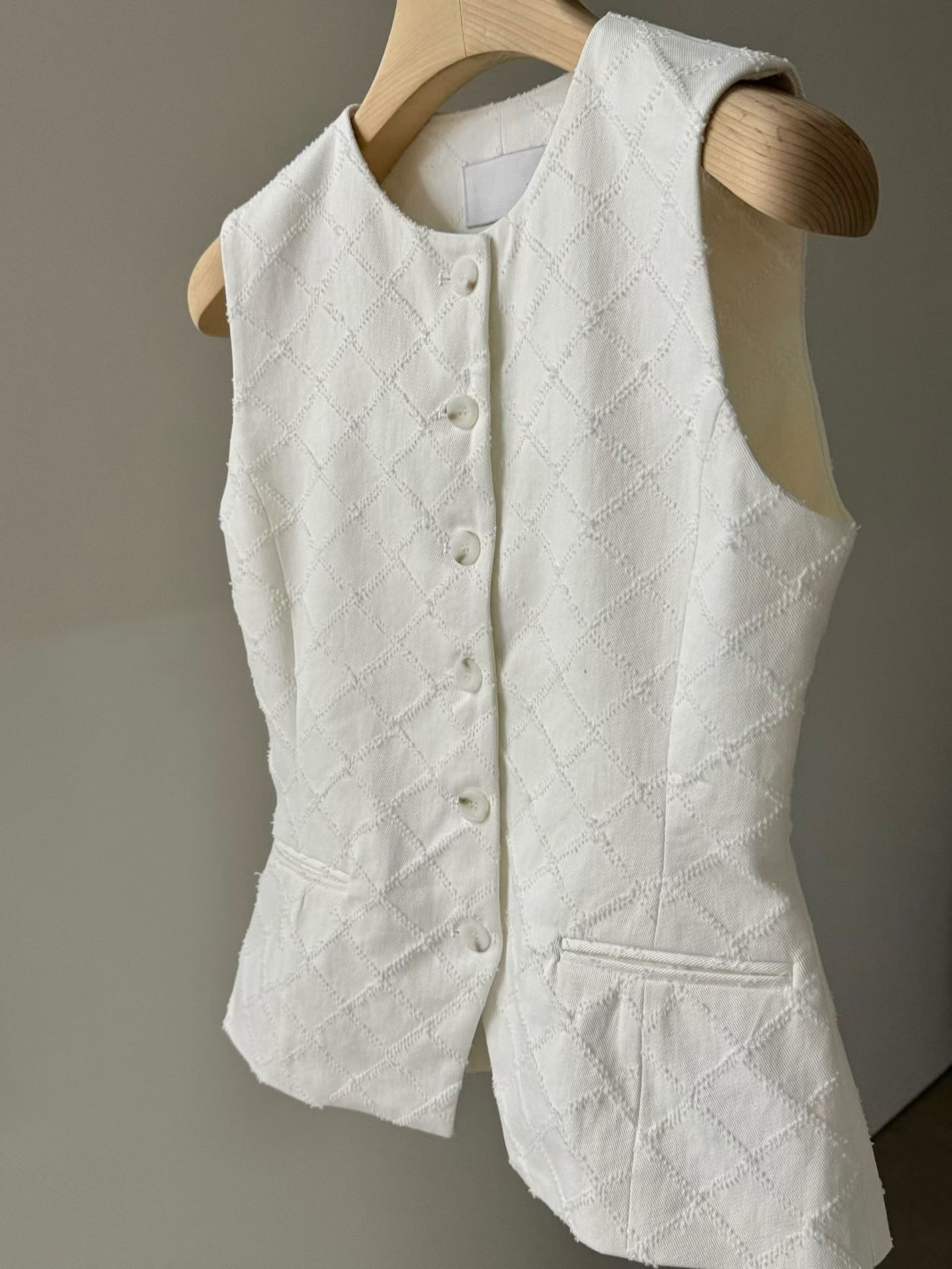 MARGOT Elegant Diamond Vest