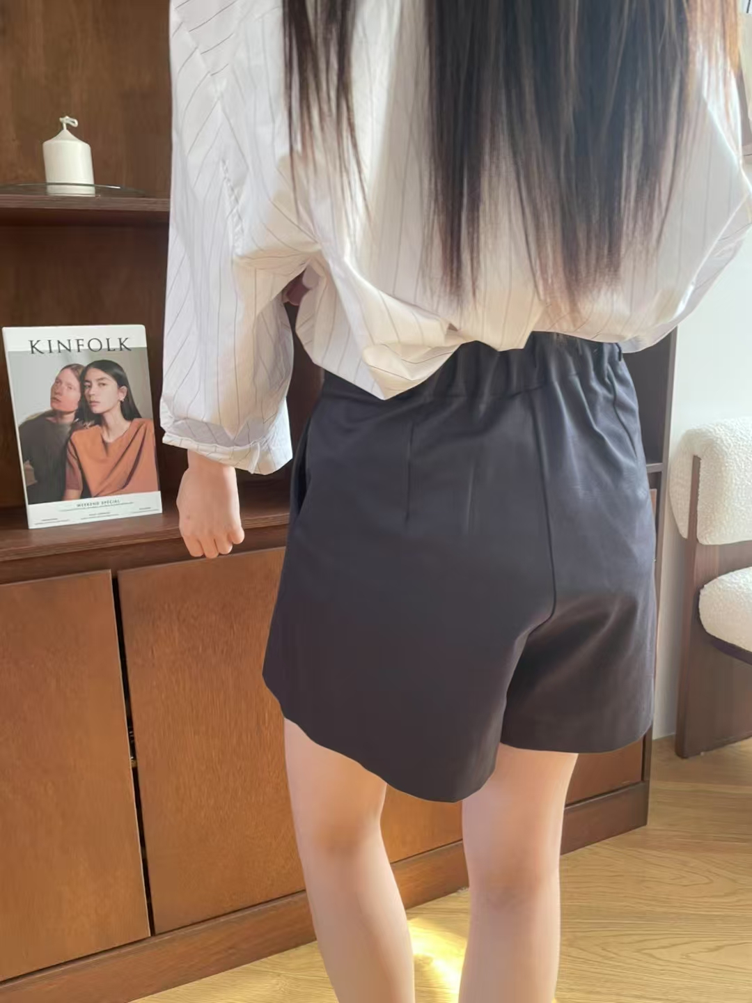 High-Waisted Pleated Tailored Shorts‖ 高腰立体褶裥西装短裤 KR0447332