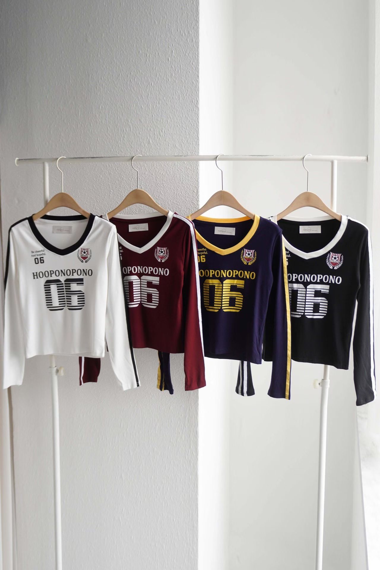 已售罄❌韓國v領06 Sporty打底衫