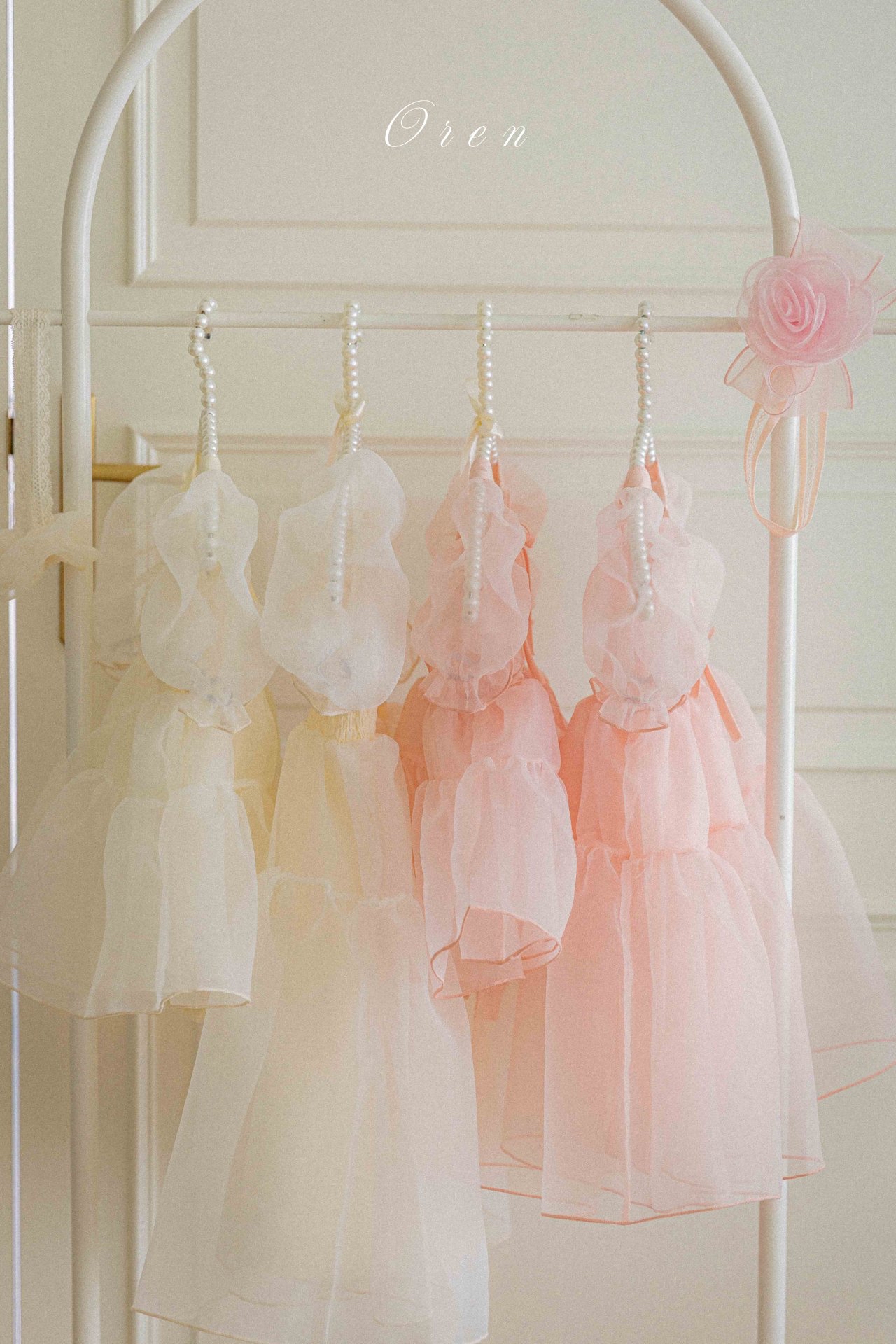 ☀️預訂 韓國直送☀️🇰🇷Oren兩色歐根紗泡泡袖包屁裙/連身裙