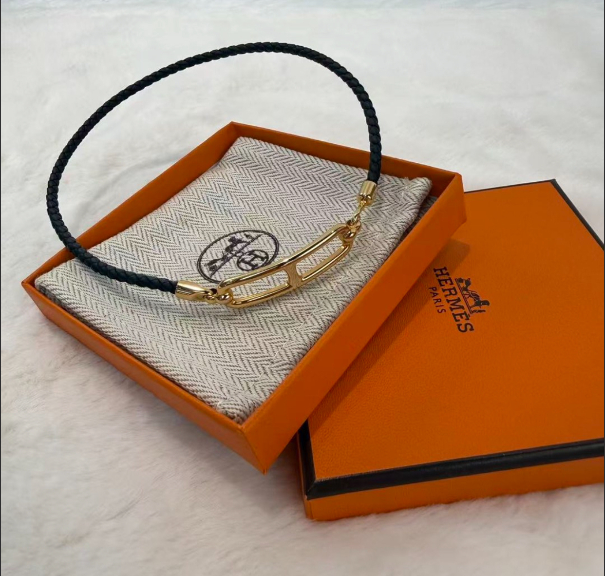 Hermes愛馬仕手繩 H豬鼻子標識 黑金 雙層皮手環 Choker兩用經典款時尚飾品