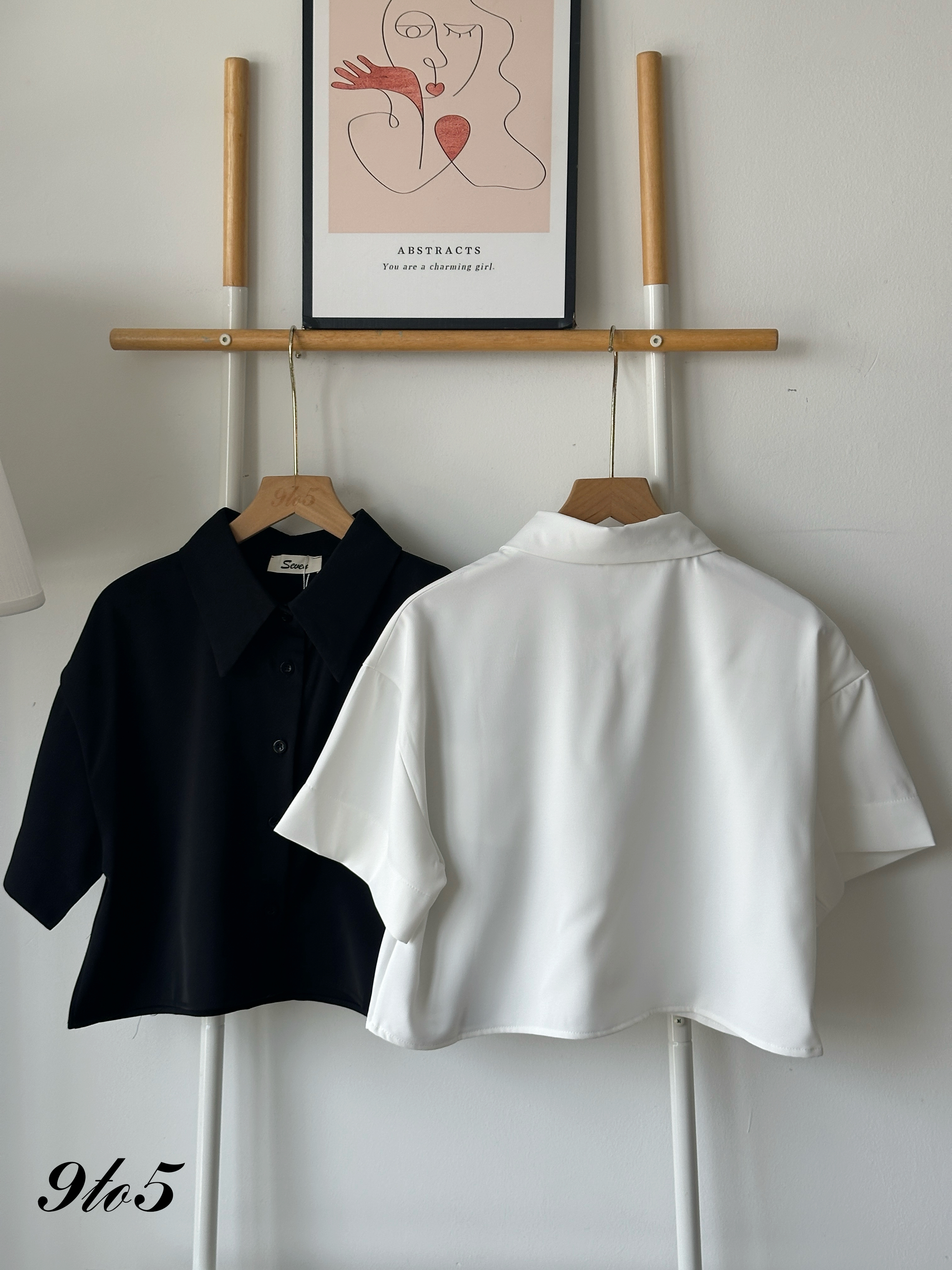 T4158 Classic Crop Shirt - Black & White