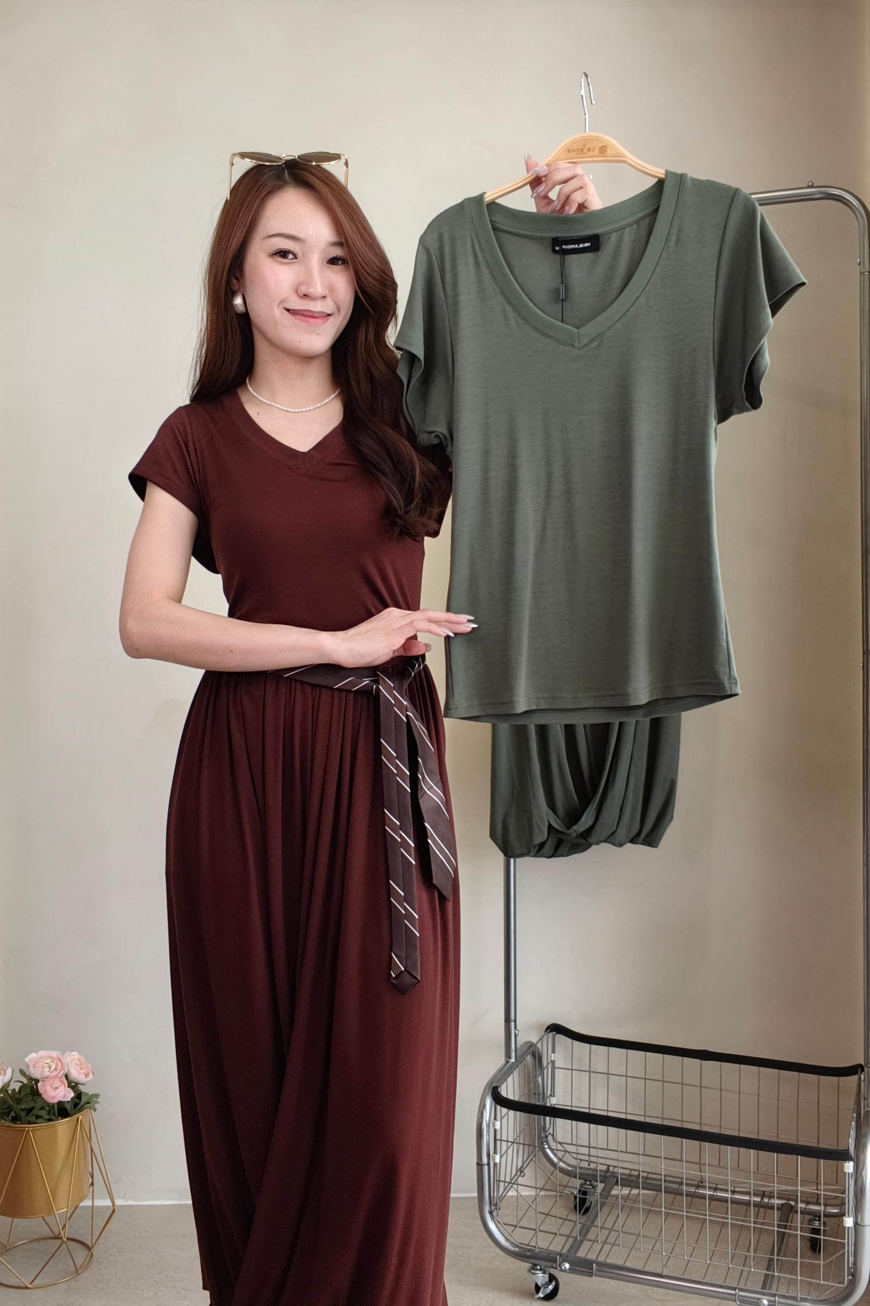 CB2599 Soft Drape V-Neck Knit Top