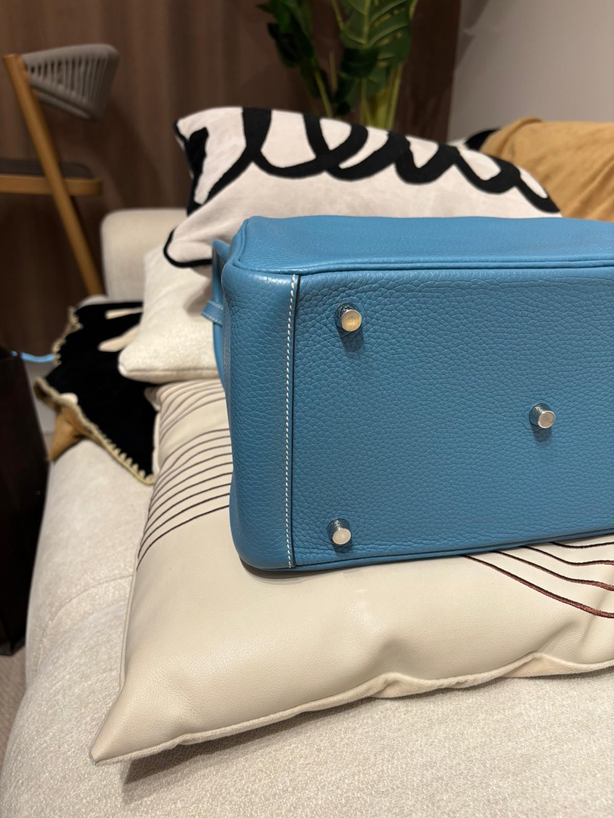 Hermes Lindy 30,BLUE JEAN 牛仔藍 Stamp T 100%Authentic ,98%new  ✅dust bag✅rain coat✅box 