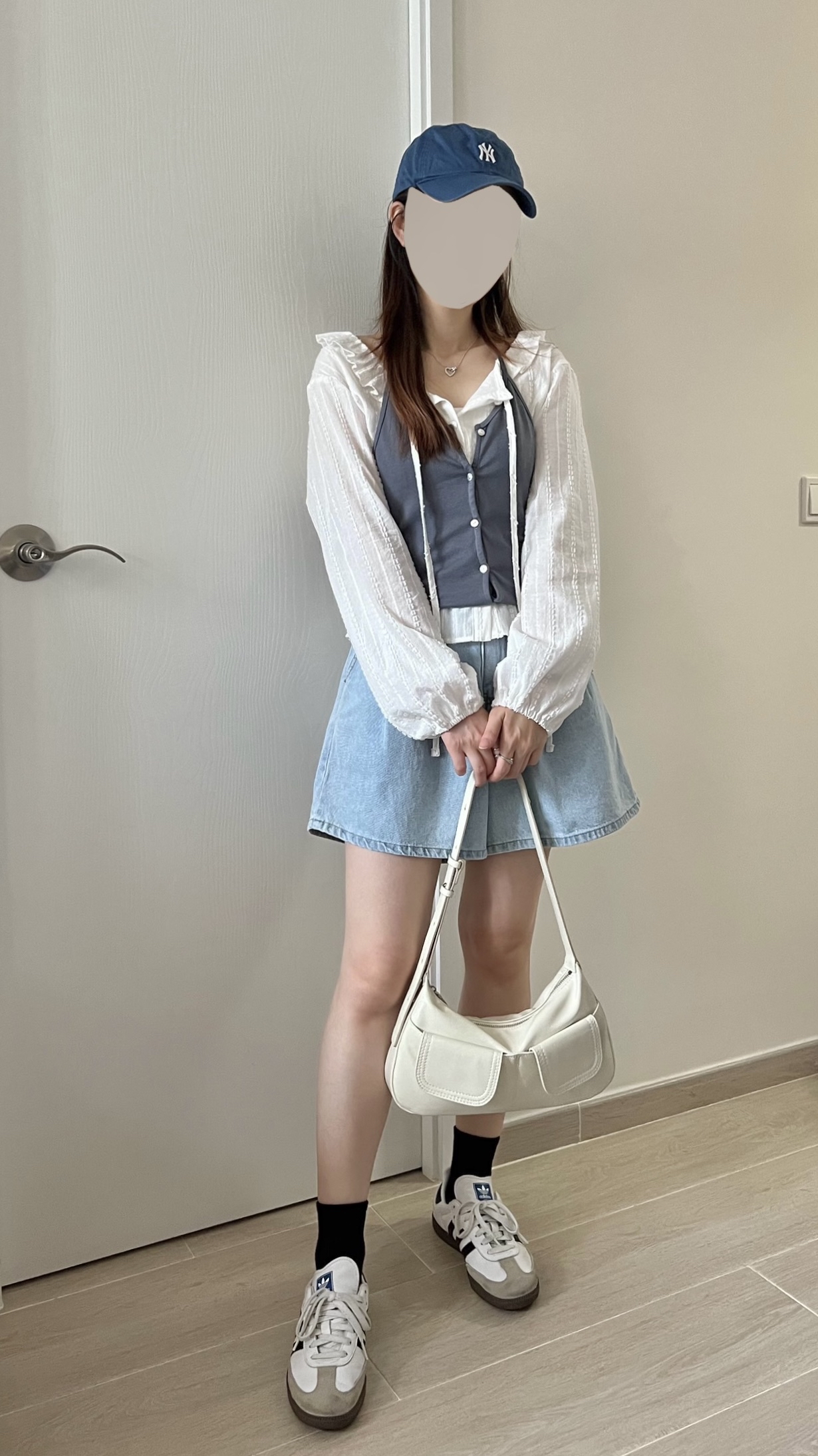 韓妹必備掛脖背心 