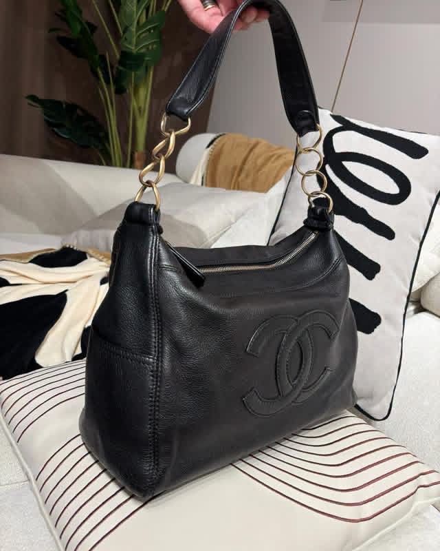 Chanel hobo vintage calfskin 黑金 100%Authentic ,90%new ✅card✅dust bag