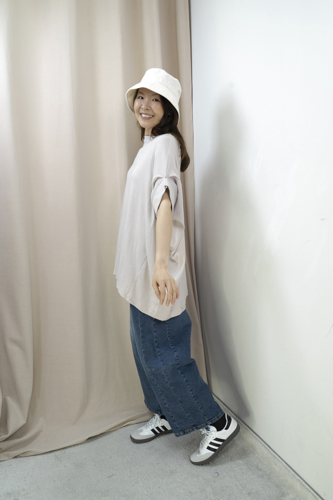 日系設計袖型寬鬆上衣(淡灰粉色）