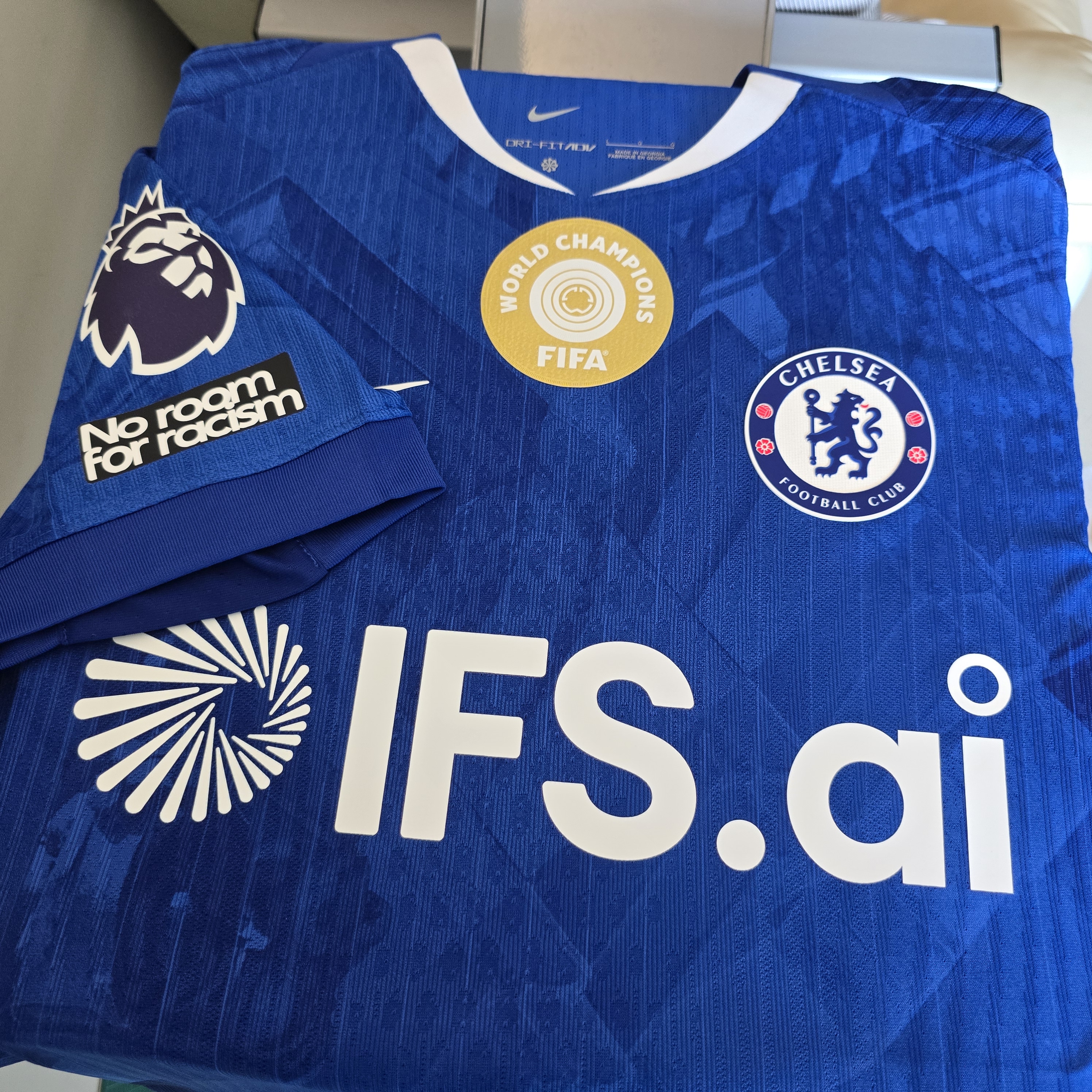 🔵⚪融入倫敦建築美學 Nike Chelsea 車路士 2025-26 主場球員版球衣 (可加印字章) HJ4543