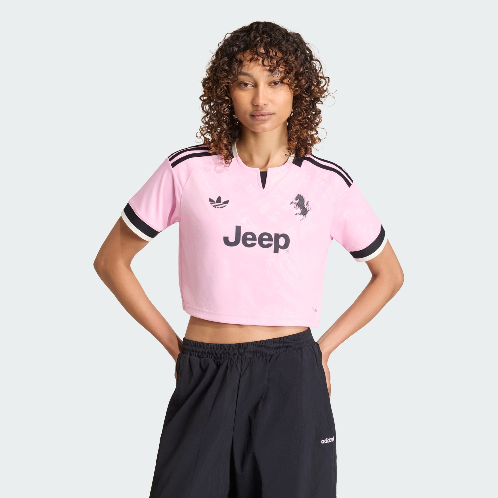 🌸重溫百年經典粉紅  Adidas Juventus 祖雲達斯 2026-27 女裝作客短版球衣  (可加印字章) KB8842
