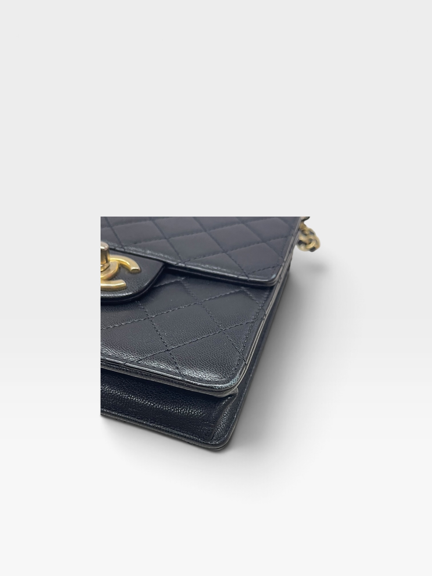 Pre-Owned CHANEL Chic Pearls Flap Bag / Product Code: 102911