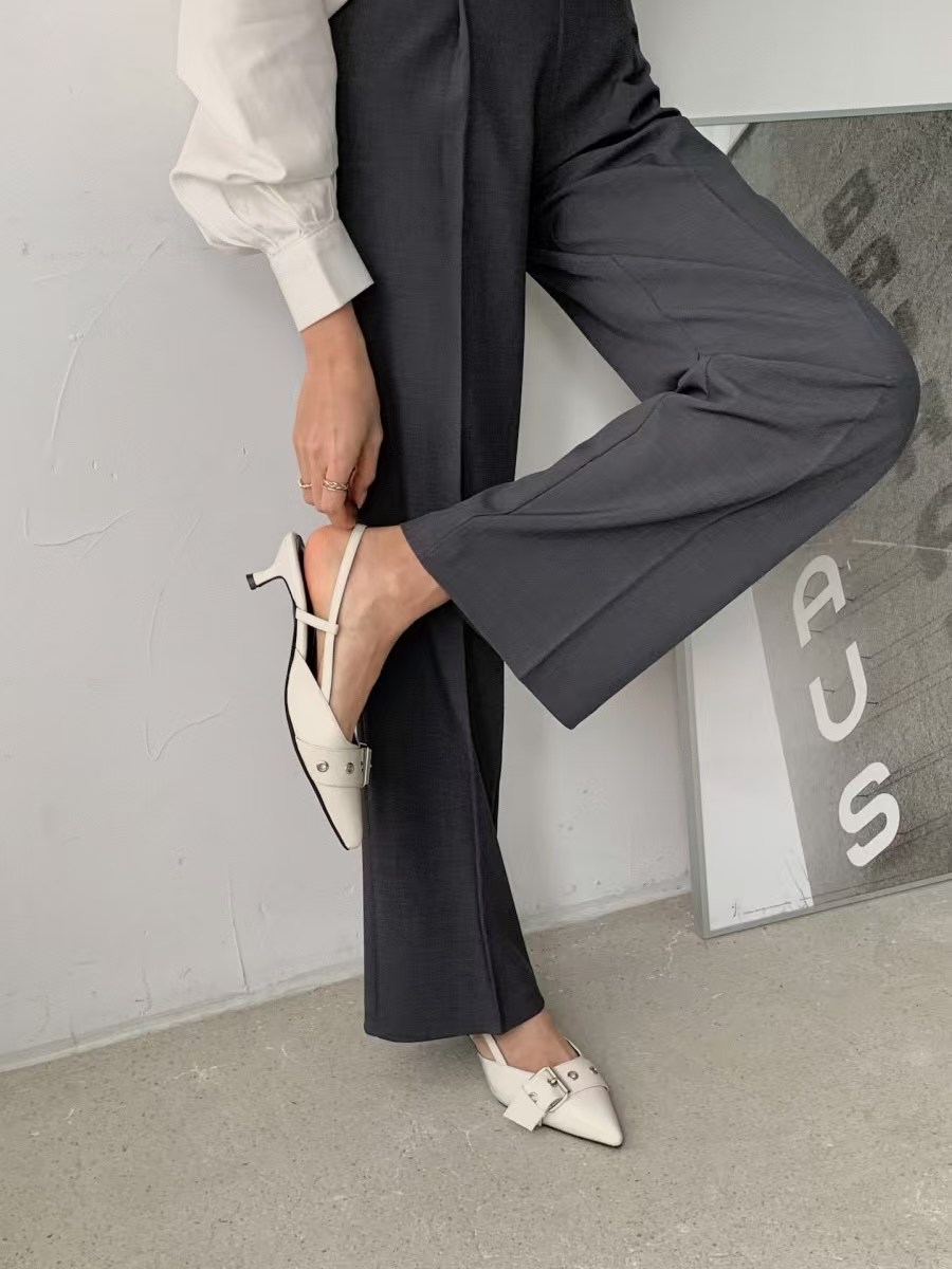 26SS/ 4CM SILVER BUCKLE HEELS